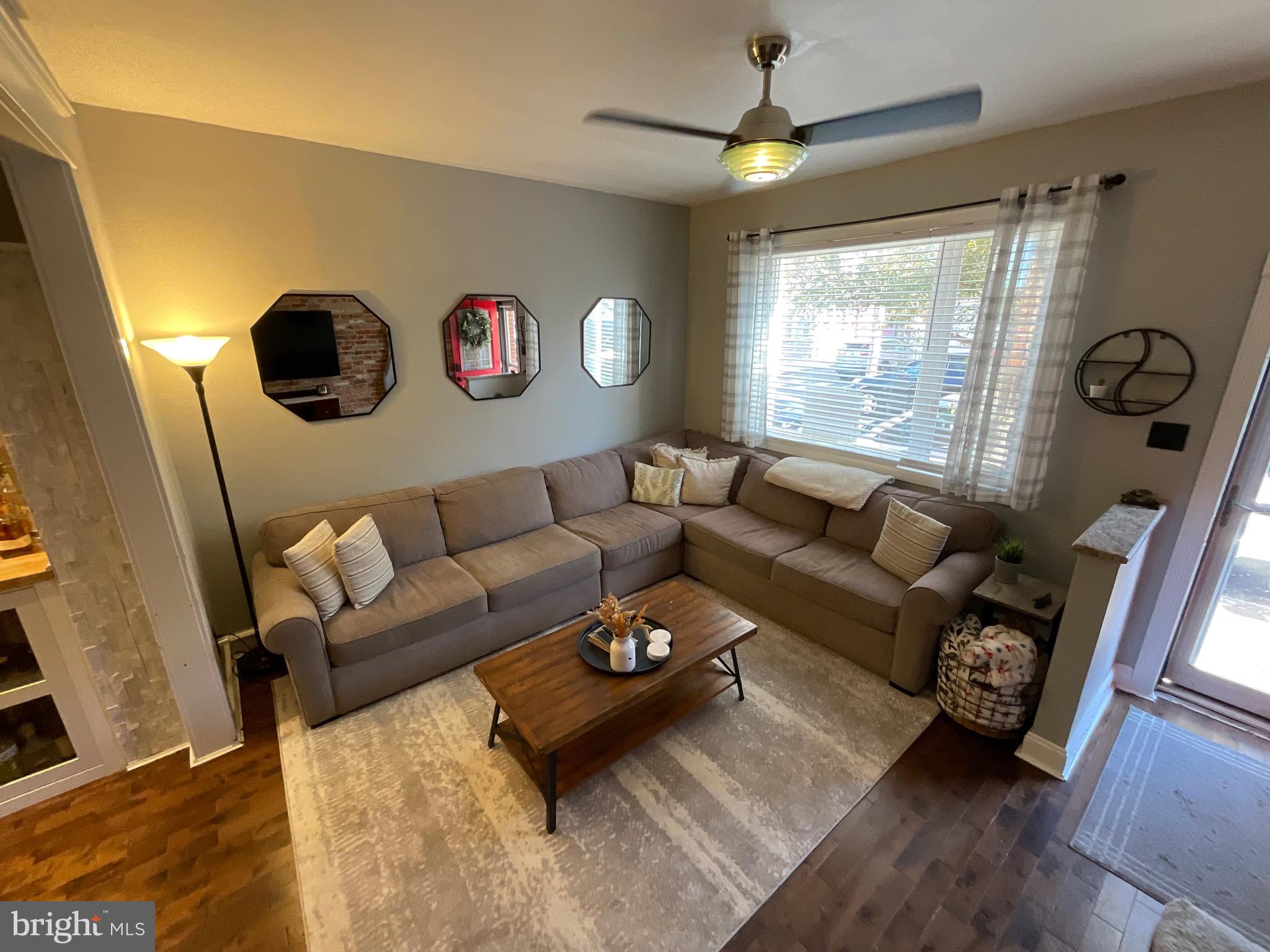 2938 E THOMPSON STREET