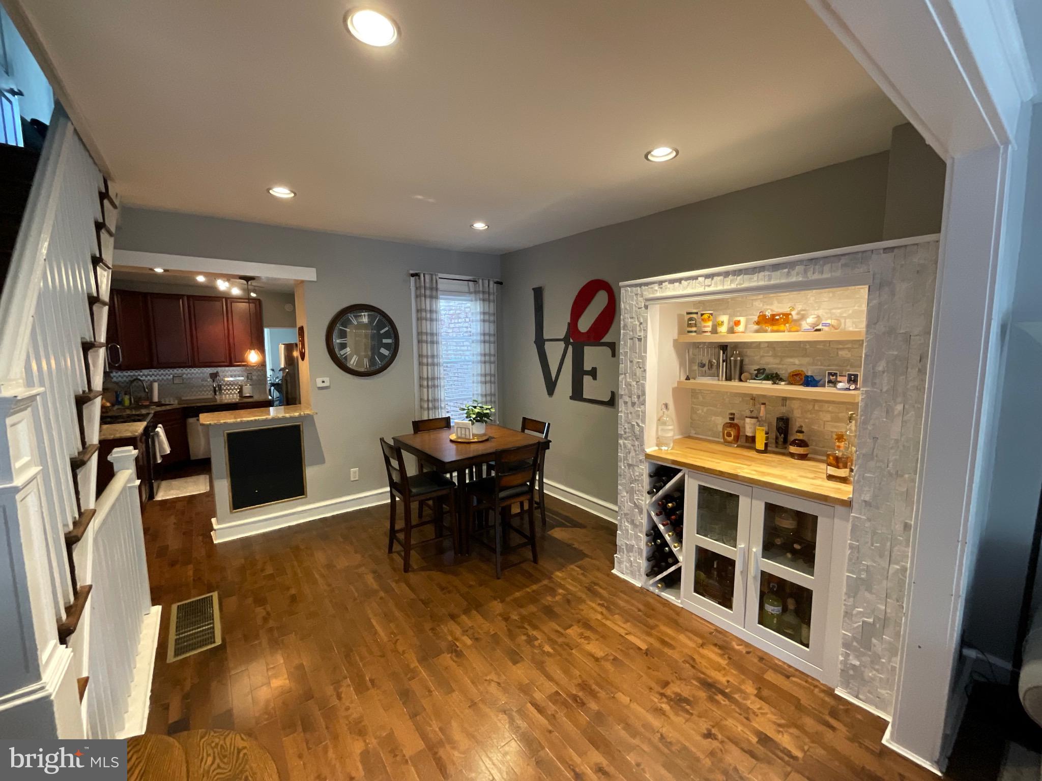 2938 E THOMPSON STREET