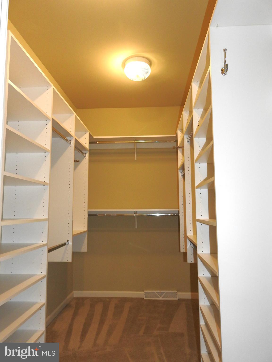 REGENTS PARK - Residential