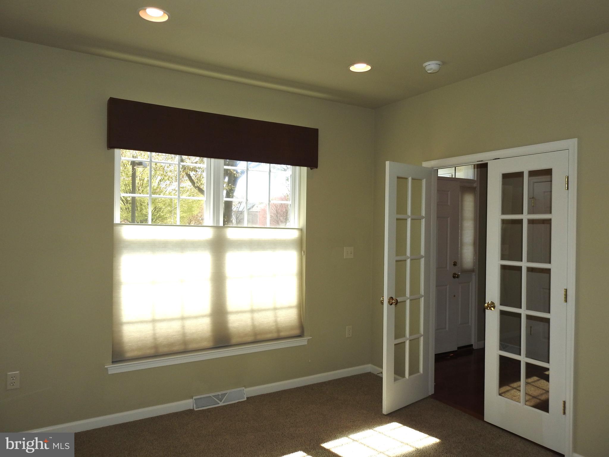 REGENTS PARK - Residential