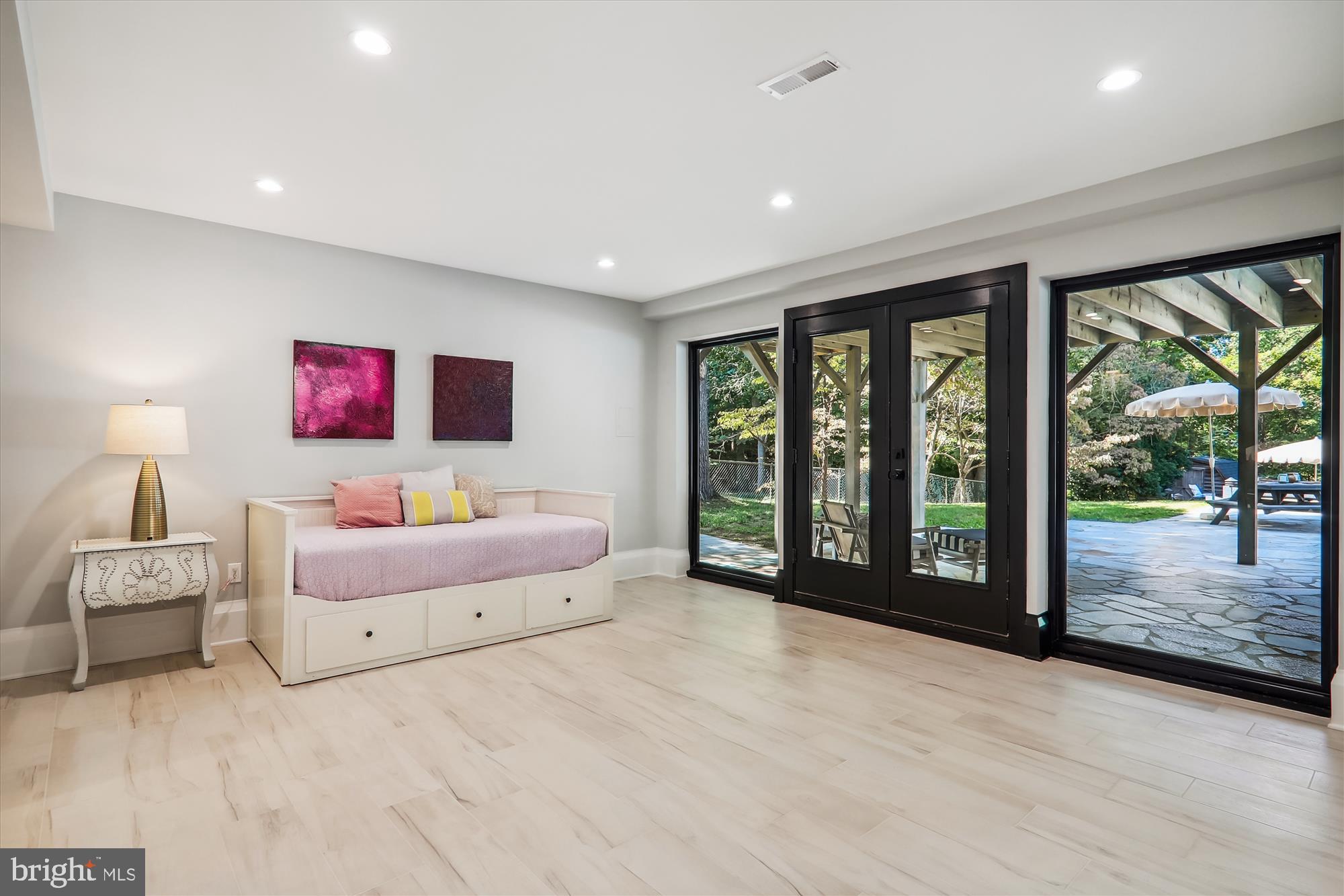 BANNOCKBURN ESTATES - Residential