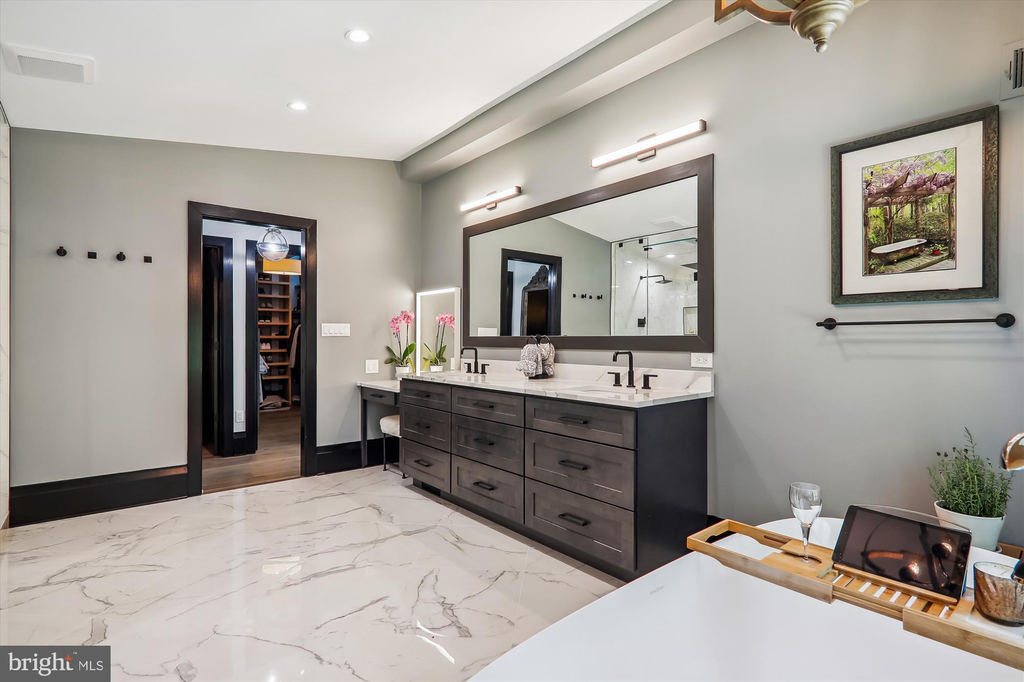 BANNOCKBURN ESTATES - Residential