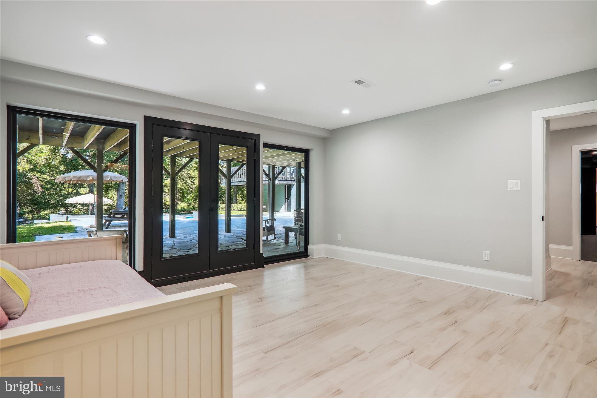 BANNOCKBURN ESTATES - Residential