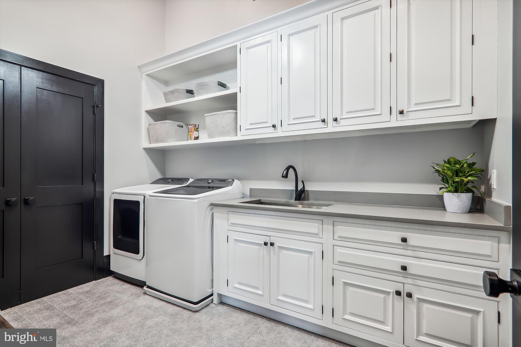 BANNOCKBURN ESTATES - Residential