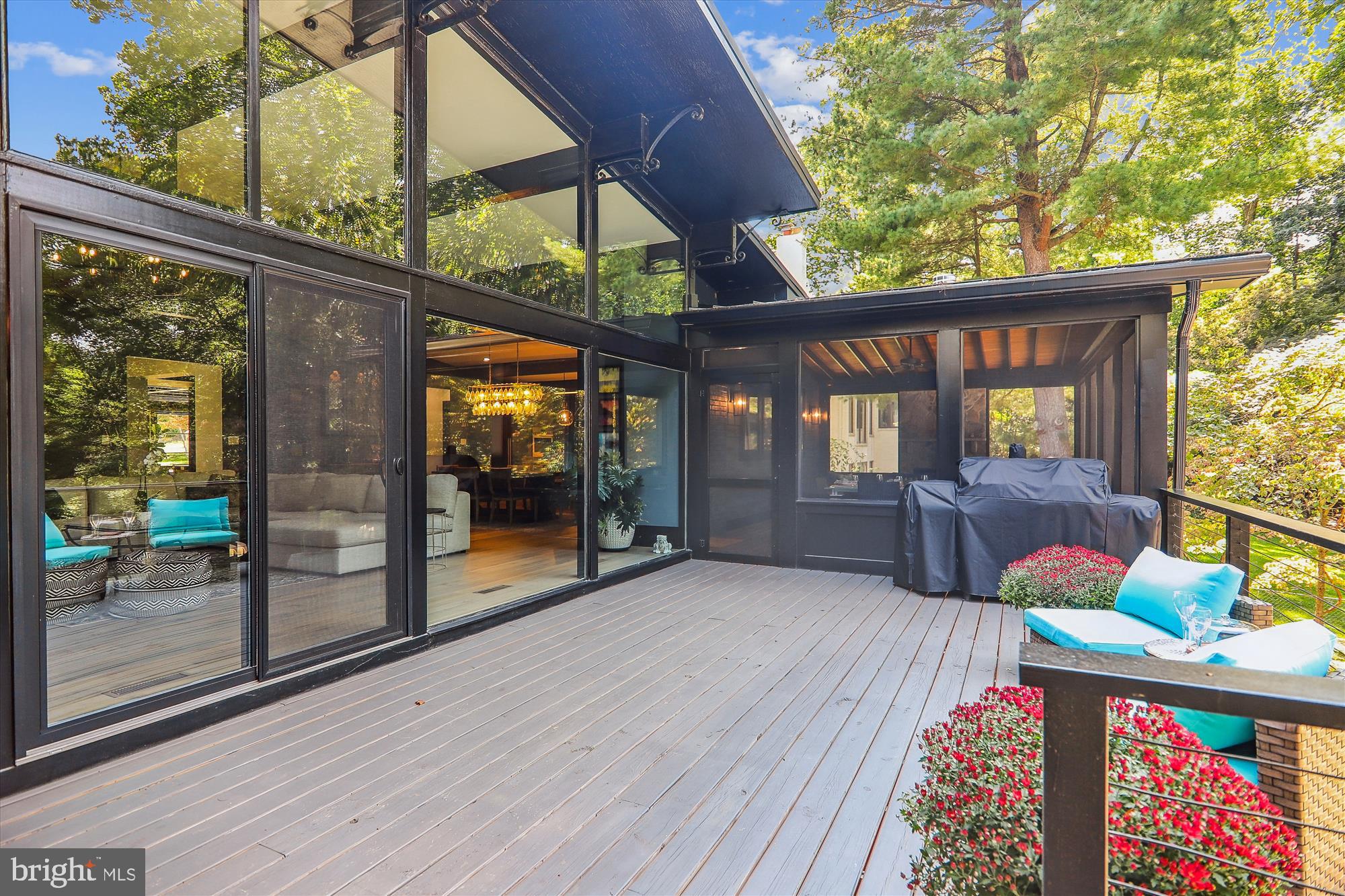 BANNOCKBURN ESTATES - Residential