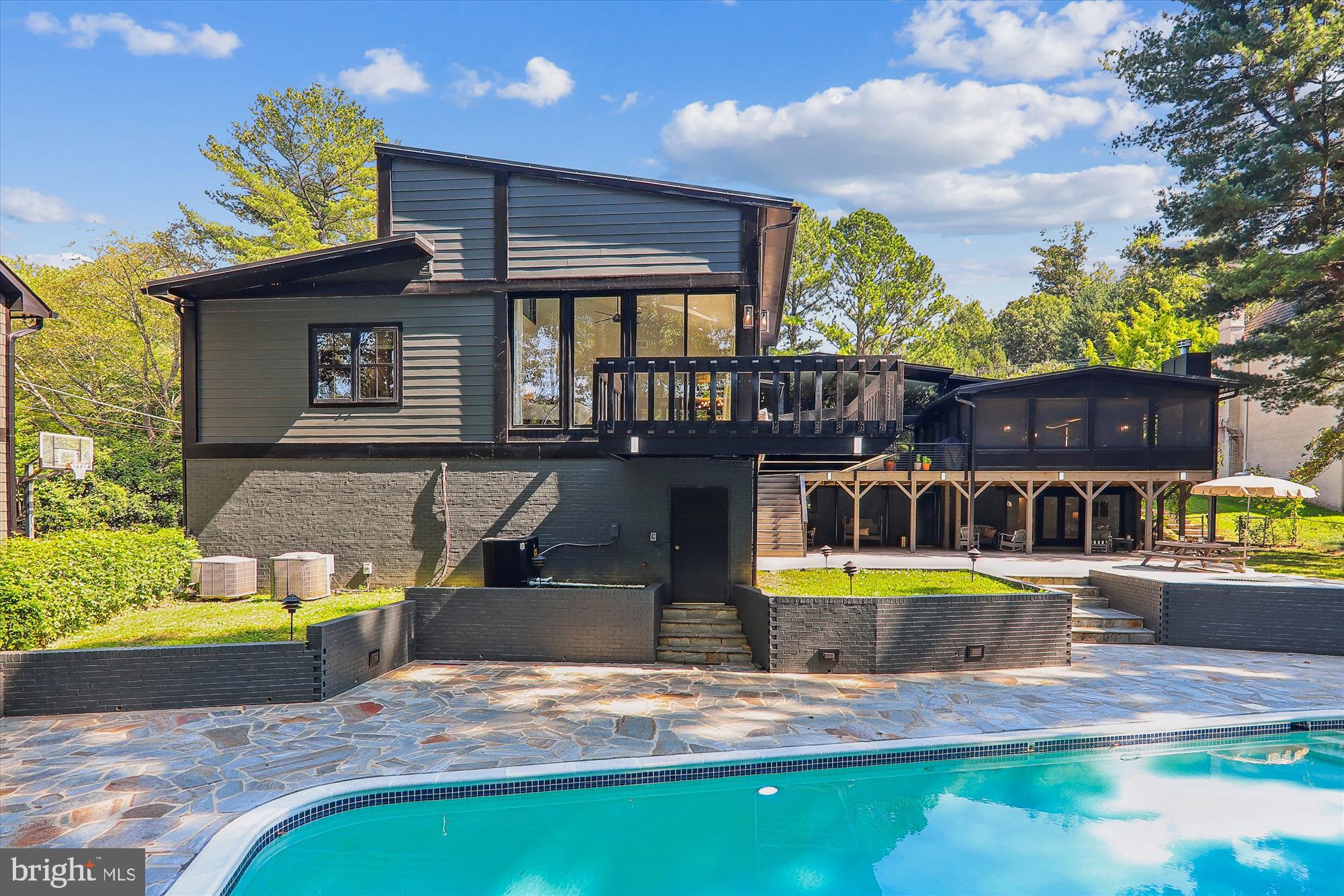 BANNOCKBURN ESTATES - Residential