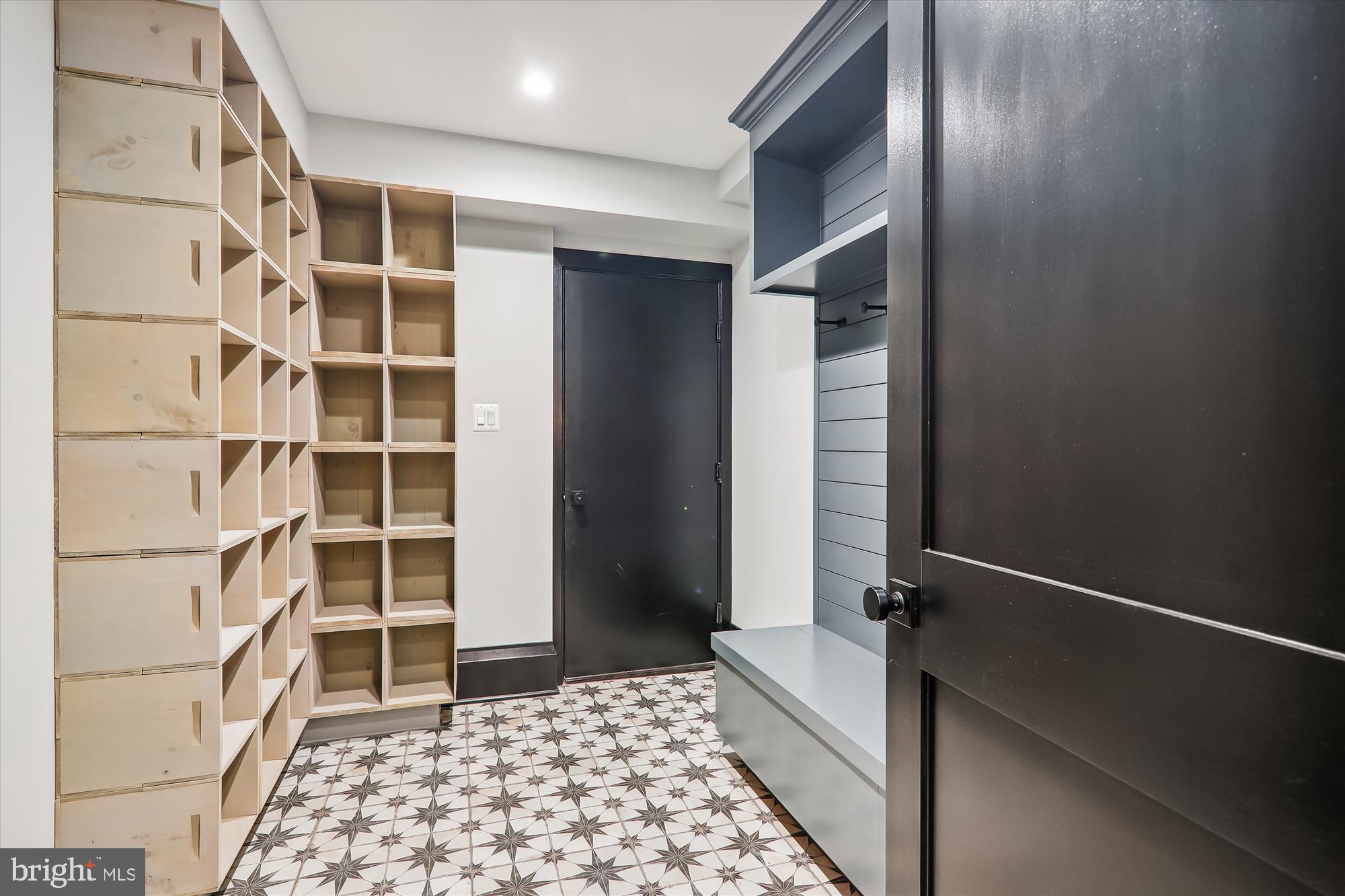 BANNOCKBURN ESTATES - Residential