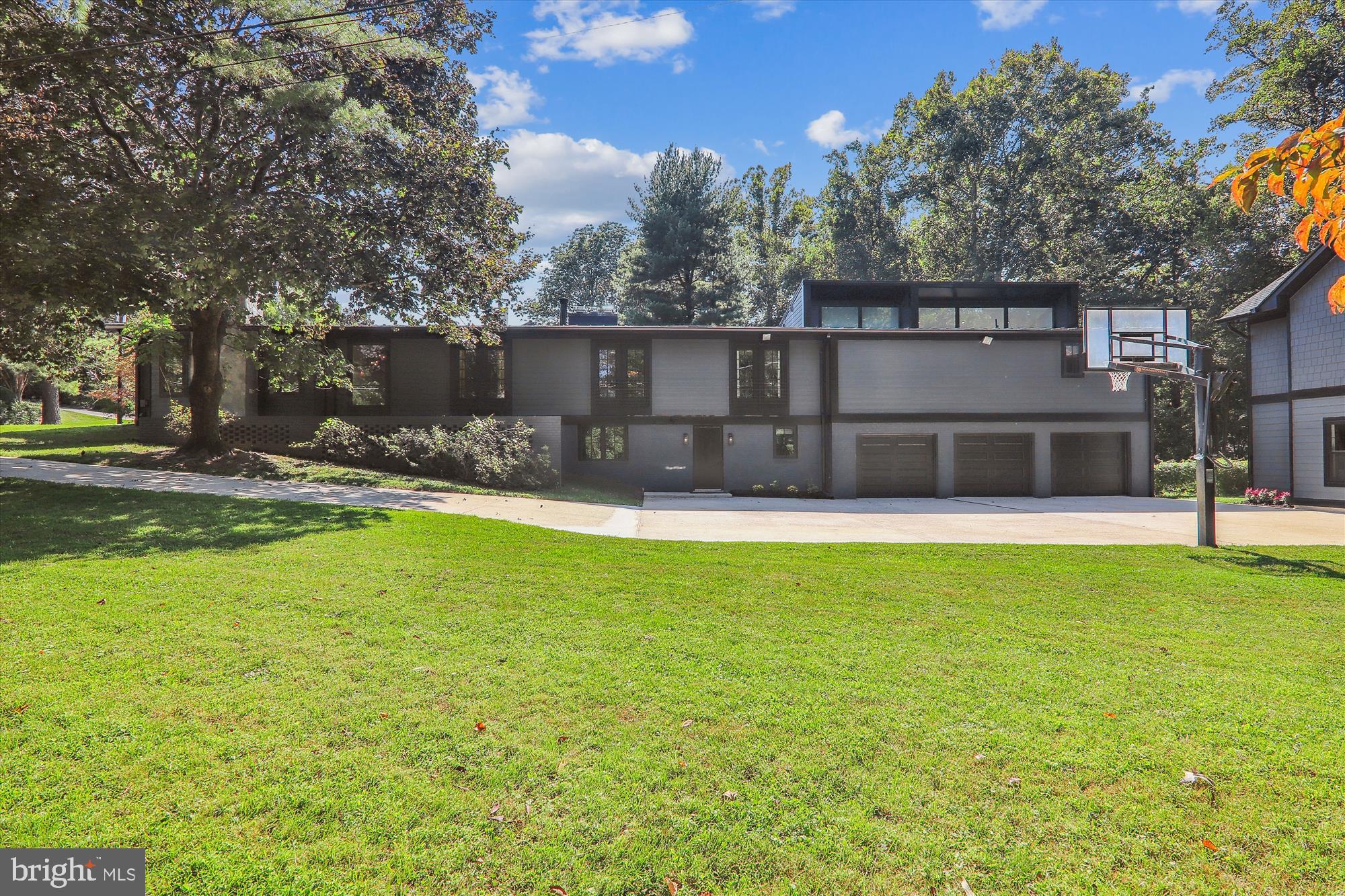 BANNOCKBURN ESTATES - Residential