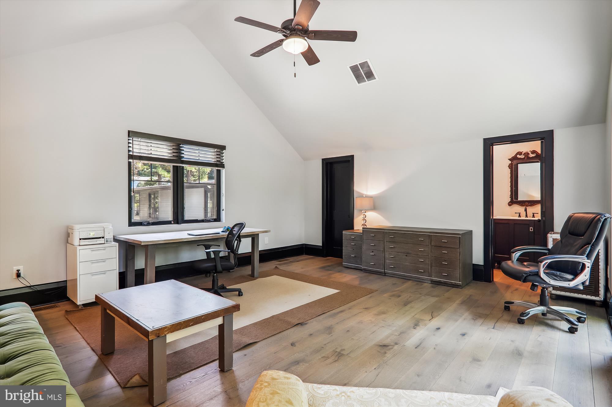 BANNOCKBURN ESTATES - Residential