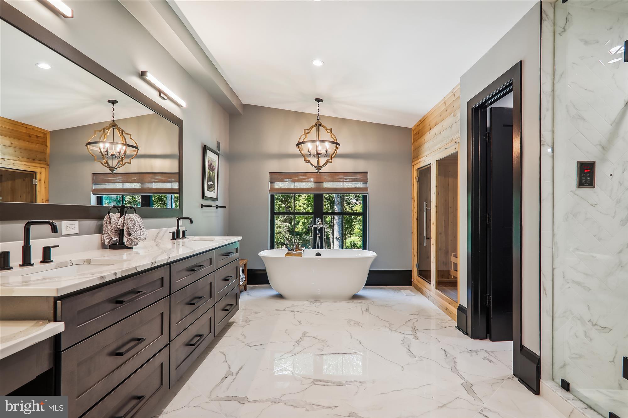 BANNOCKBURN ESTATES - Residential