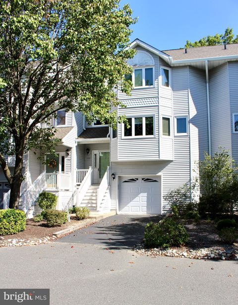 Photo of 153 Impatiens Court, TOMS RIVER, NJ 08753 (MLS # NJOC2037596)