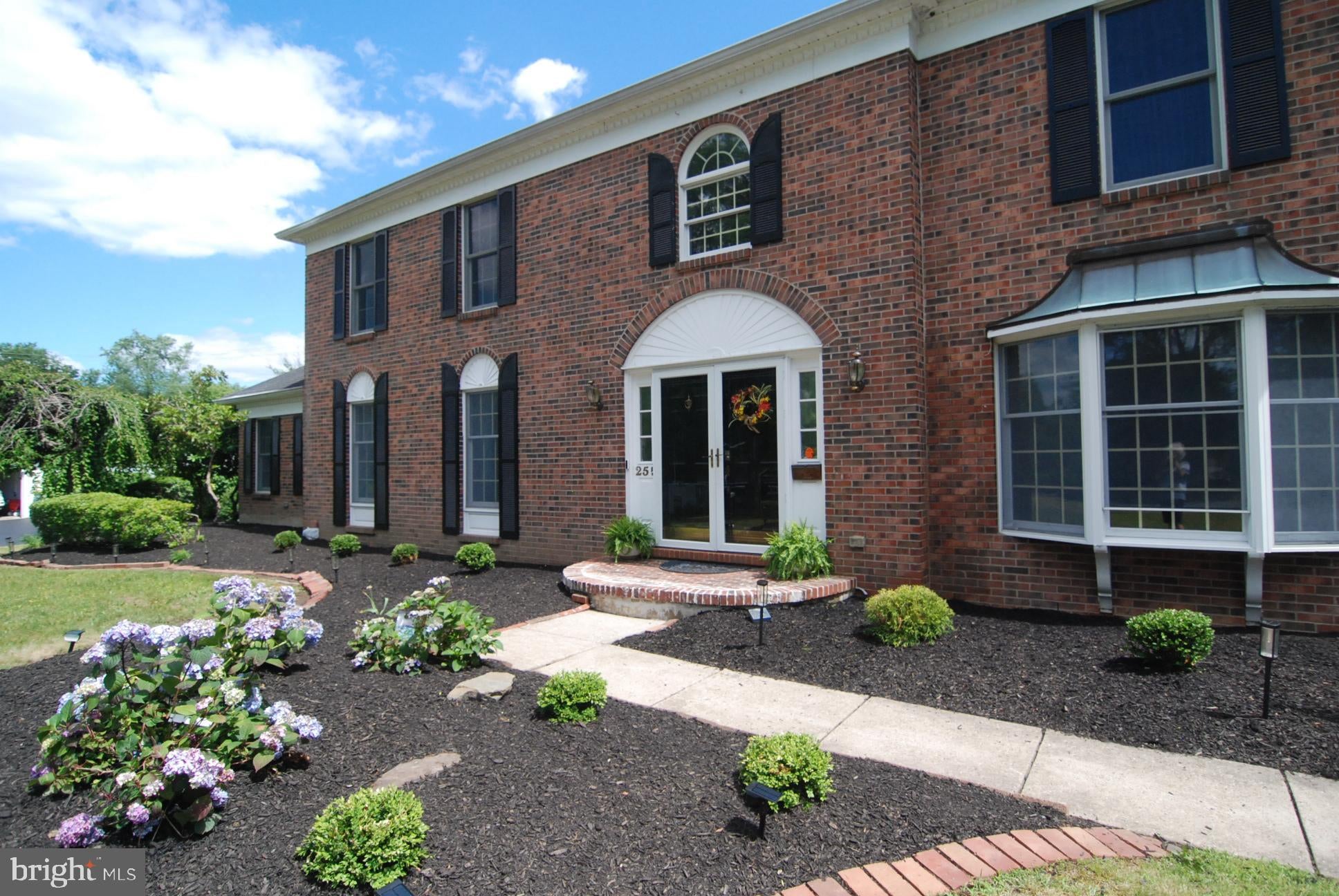 255 PINTAIL COURT