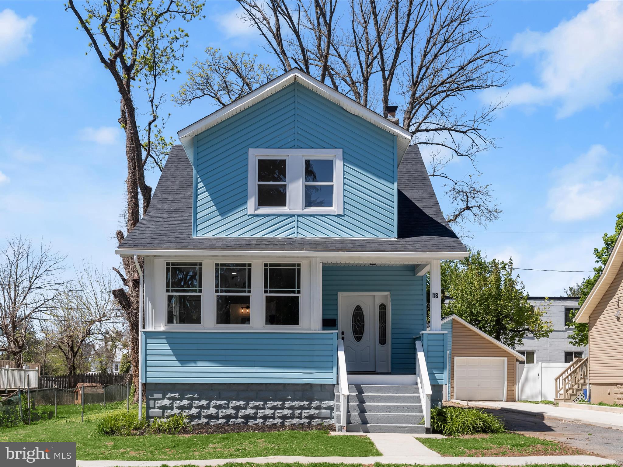 18 WALDRON AVENUE