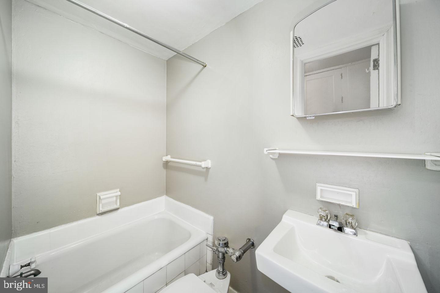 RITTENHOUSE SQUARE - Residential Lease