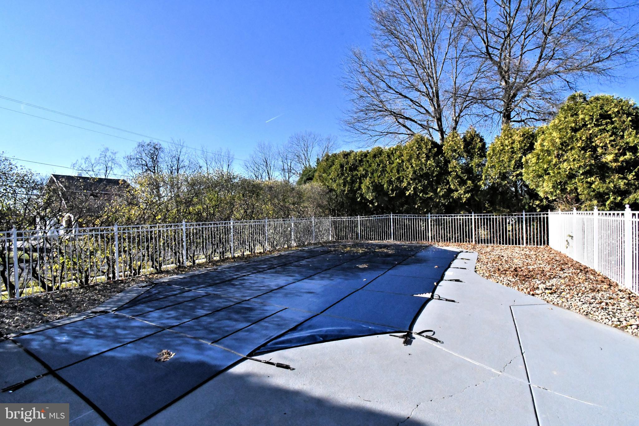 HAMMERSMITH FARM - Residential