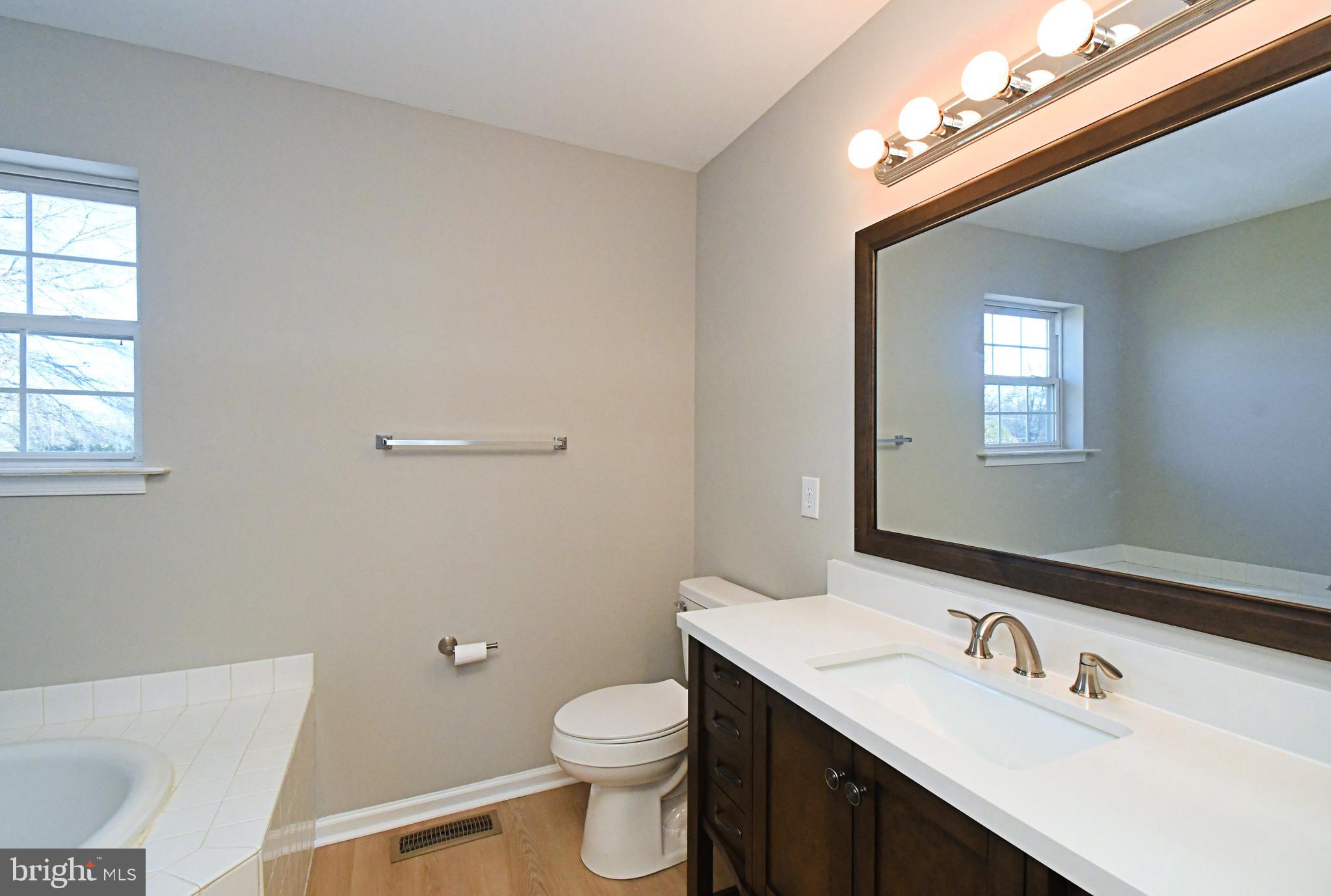 HAMMERSMITH FARM - Residential