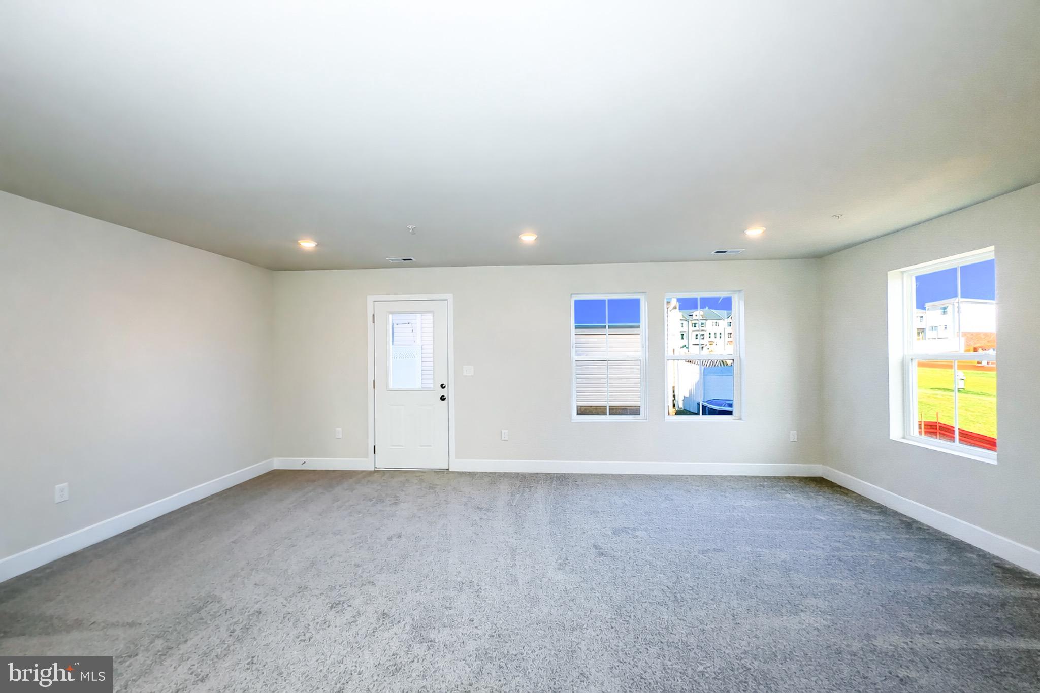 WHITE PLAINS - Residential