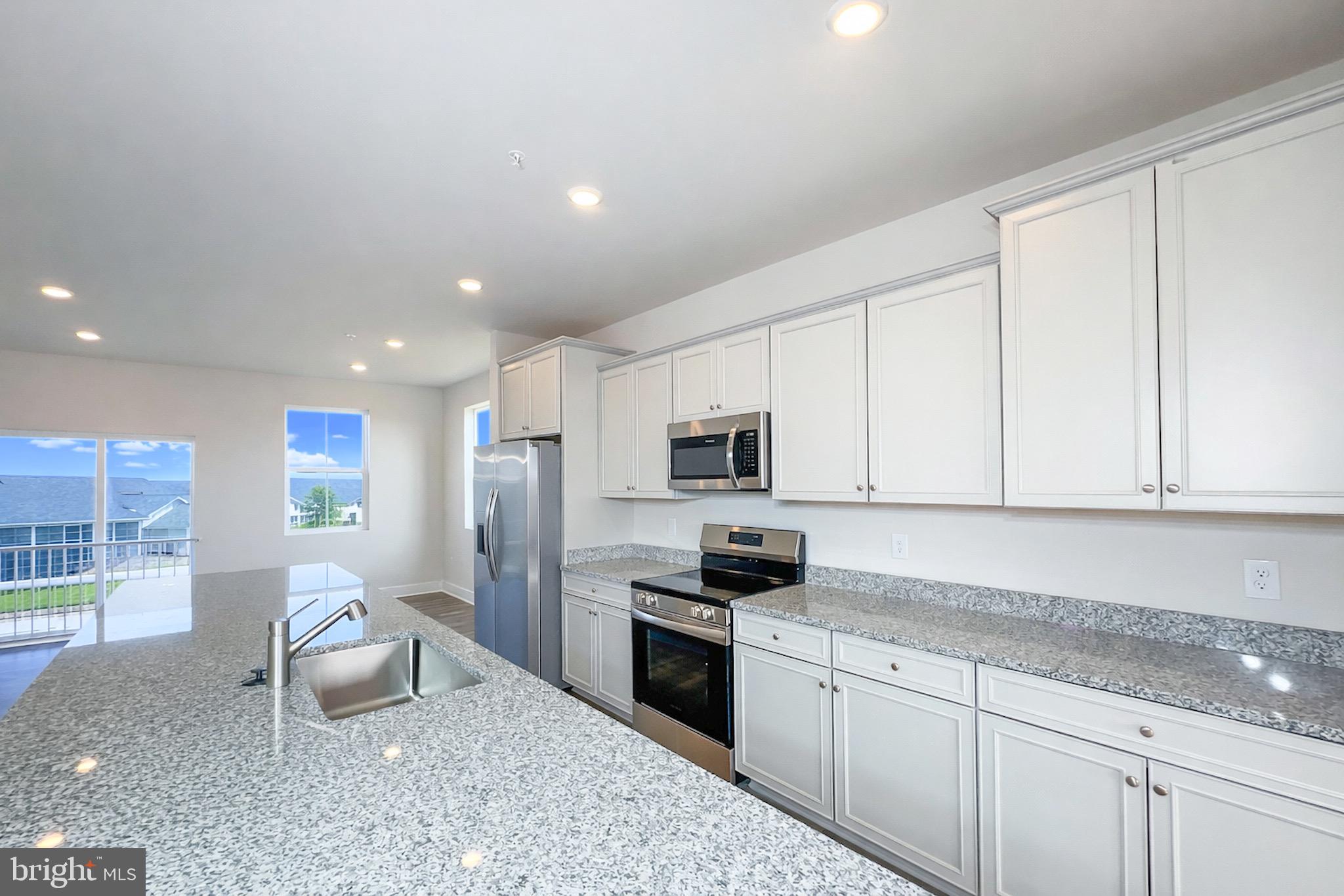 WHITE PLAINS - Residential