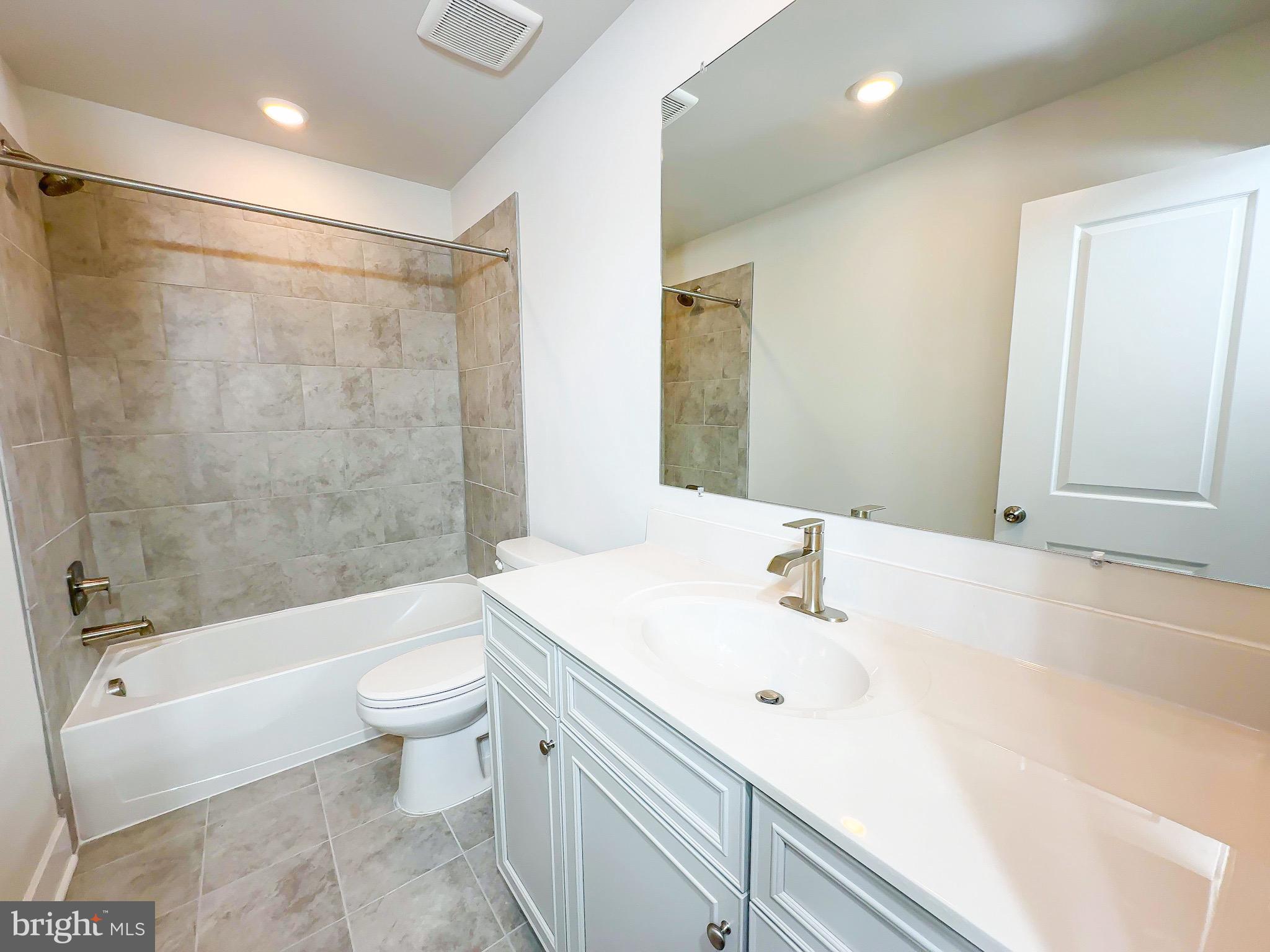 WHITE PLAINS - Residential