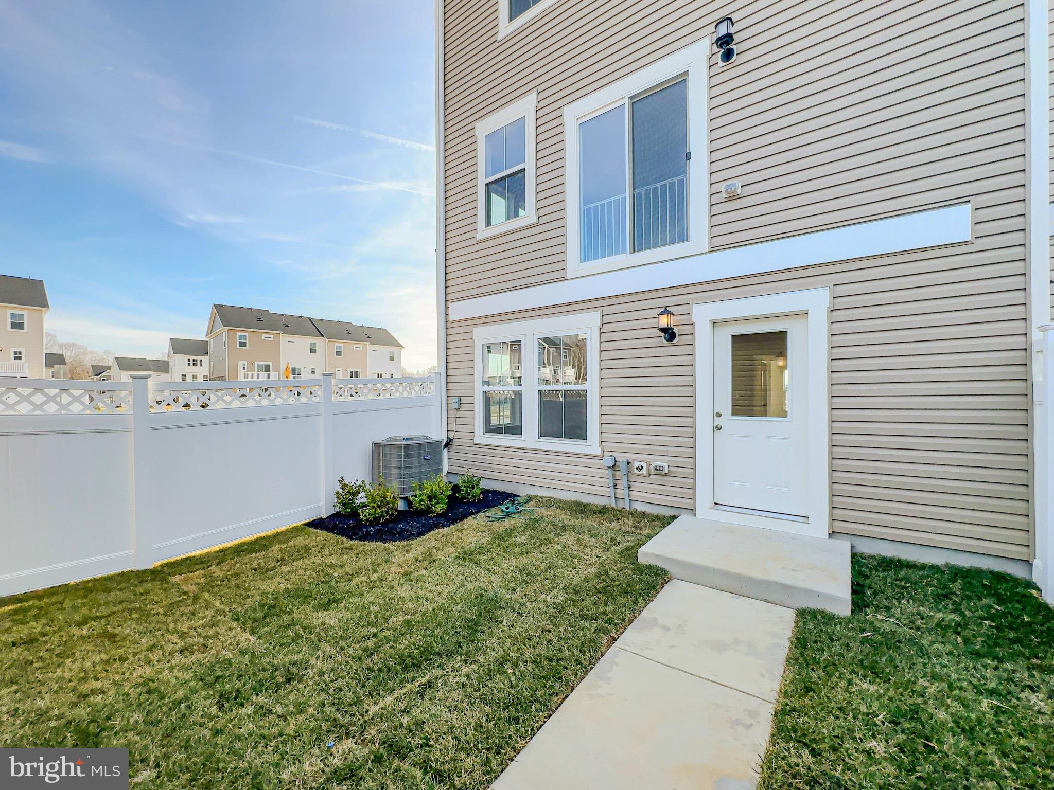 WHITE PLAINS - Residential