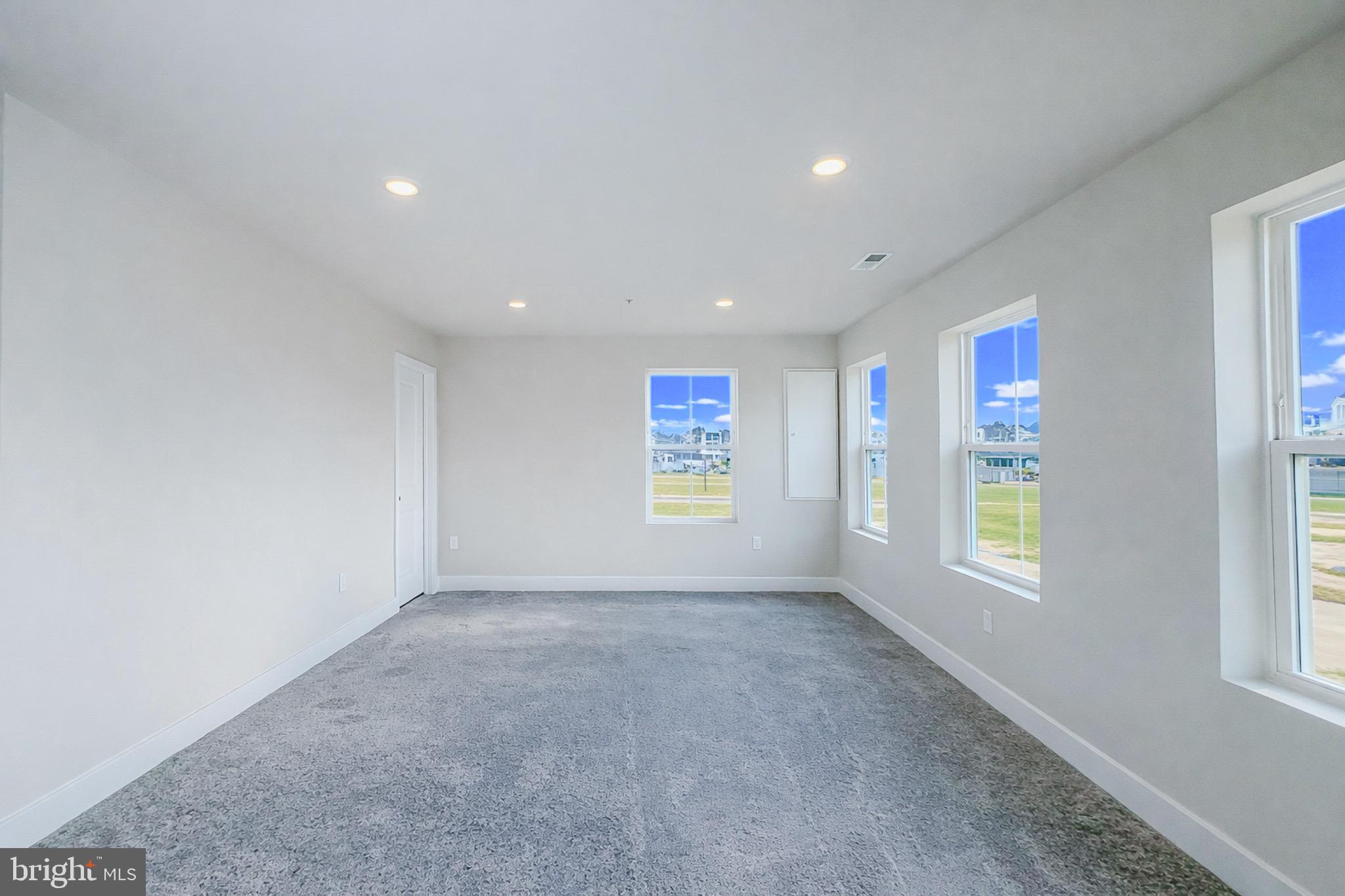 WHITE PLAINS - Residential