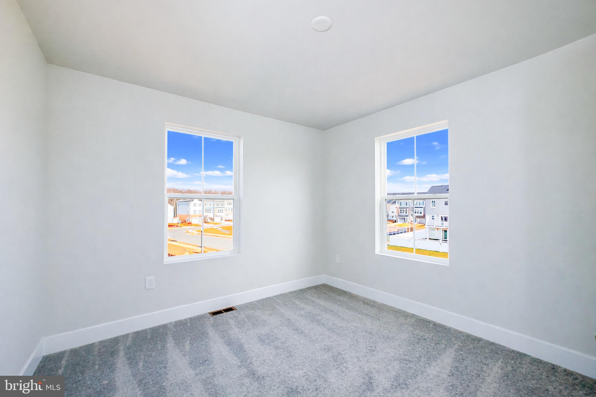 WHITE PLAINS - Residential