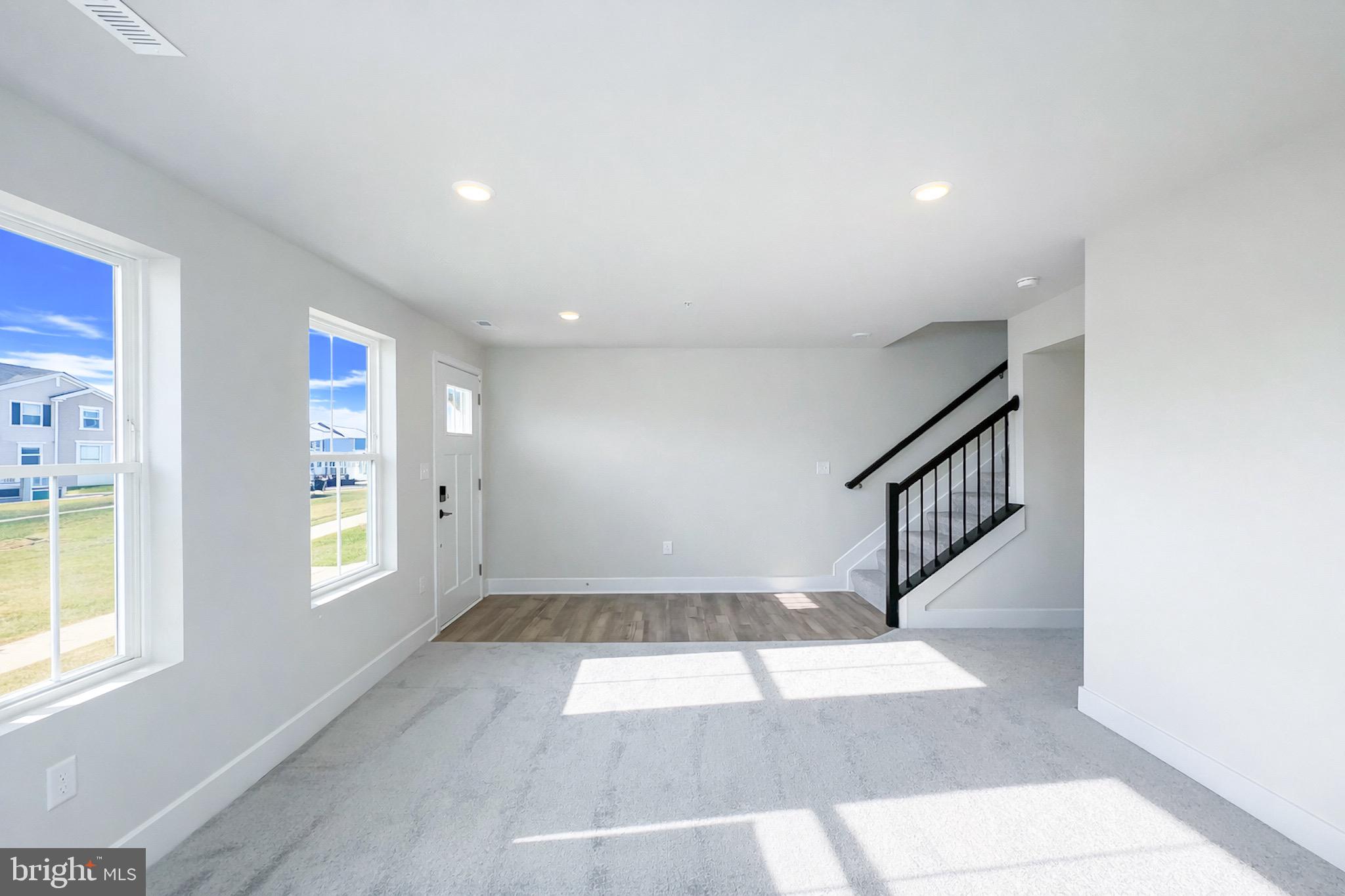 WHITE PLAINS - Residential