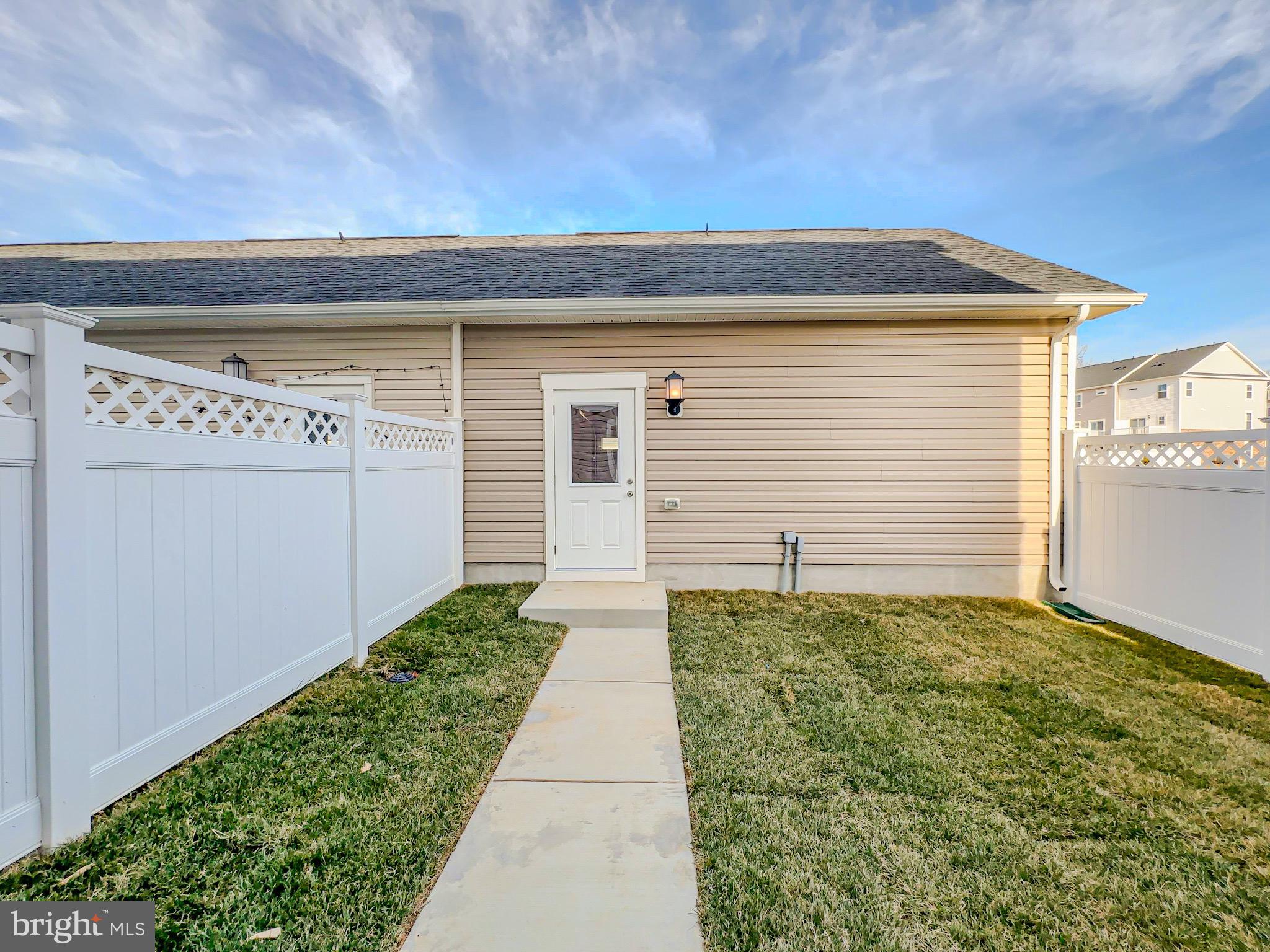 WHITE PLAINS - Residential