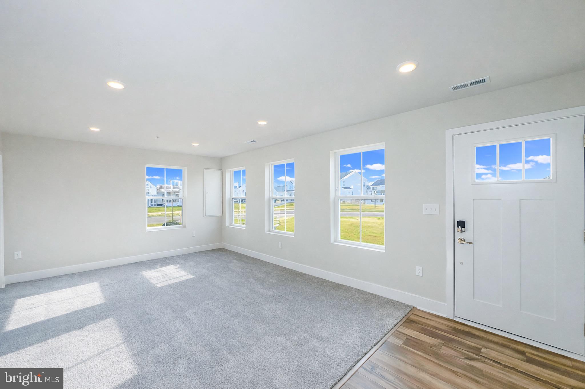 WHITE PLAINS - Residential