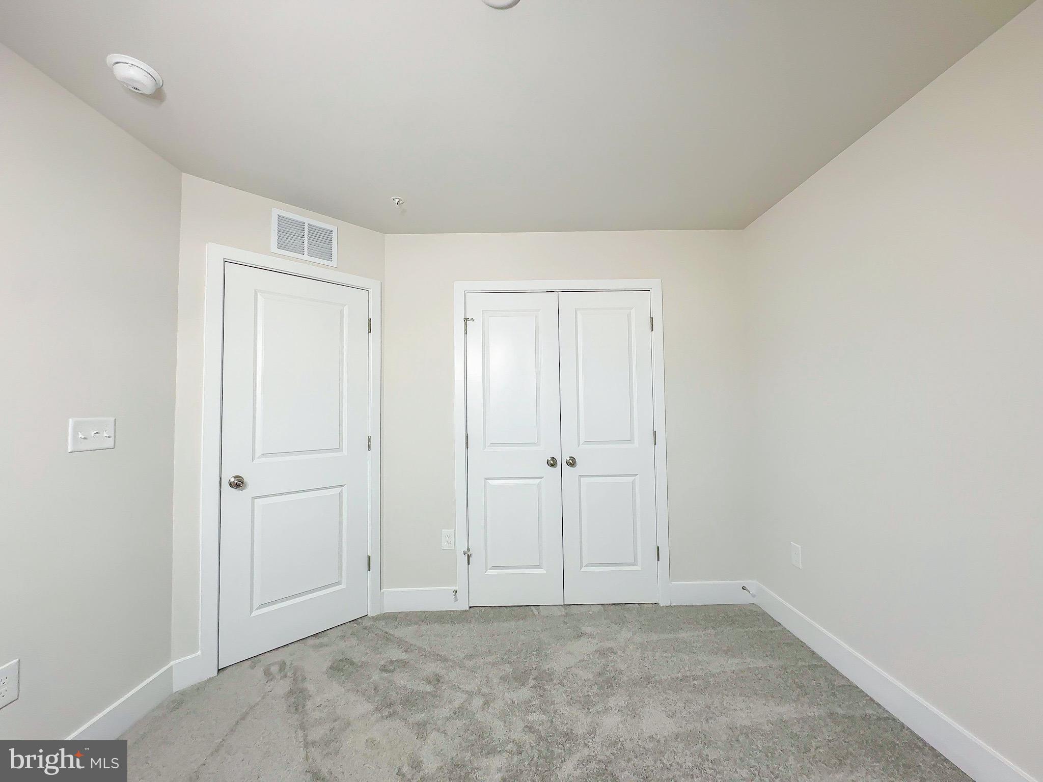 WHITE PLAINS - Residential