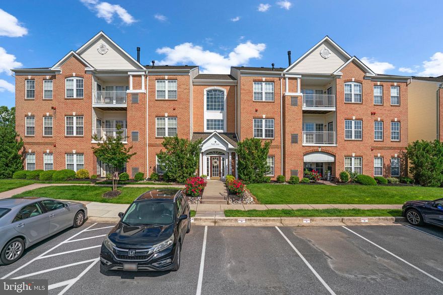 Great opportunity for an updated and move-in ready 2-bedroom, 2-bath condo located in the Devonshire community. Elevator access to this 2nd level condo provides the best of both worlds.
This spacious open floor plan offers over 1300 sf of living space filled with natural light. New wide plank LVP flooring throughout, and a seamless layout connect the large living room, formal dining area, and breakfast nook. The kitchen is complete with stainless steel appliances, abundant cabinetry, a pantry closet, generous counter space, and washer and dryer in the laundry closet.
The spacious primary suite features two large closets and a private ensuite with a double vanity and walk-in shower. The secondary bedroom is 11' by 14' and adjoined to the hall bath. Convenient parking with assigned space and plenty of additional guest parking. Conveniently located to Rt 95, shops and restaurants.