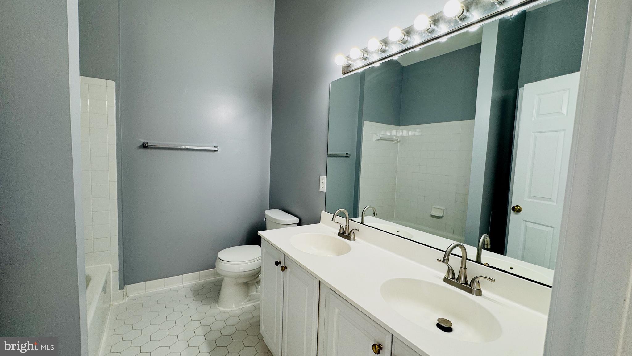 ASHBURN FARM - Residential