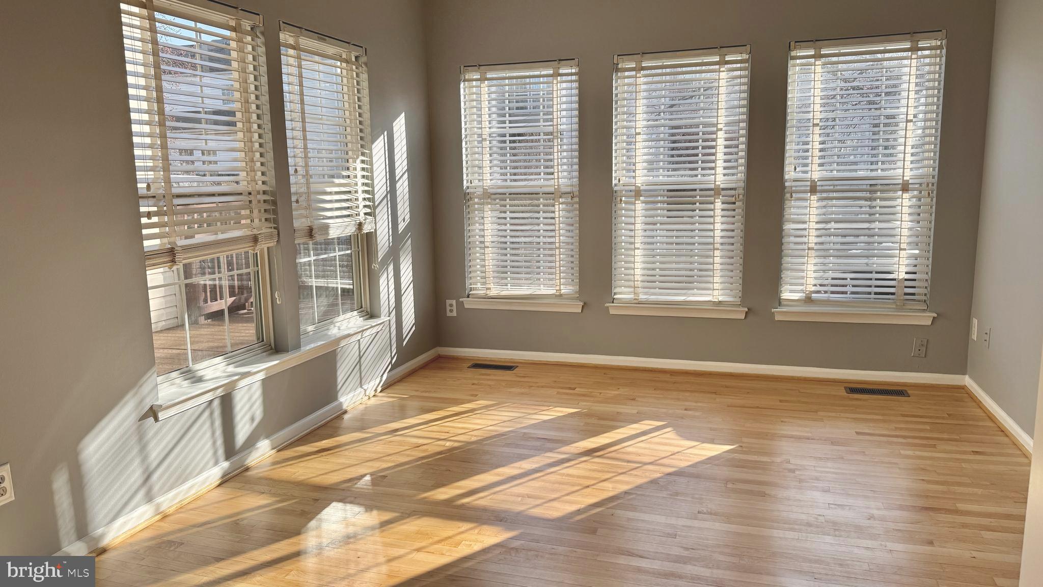 ASHBURN FARM - Residential