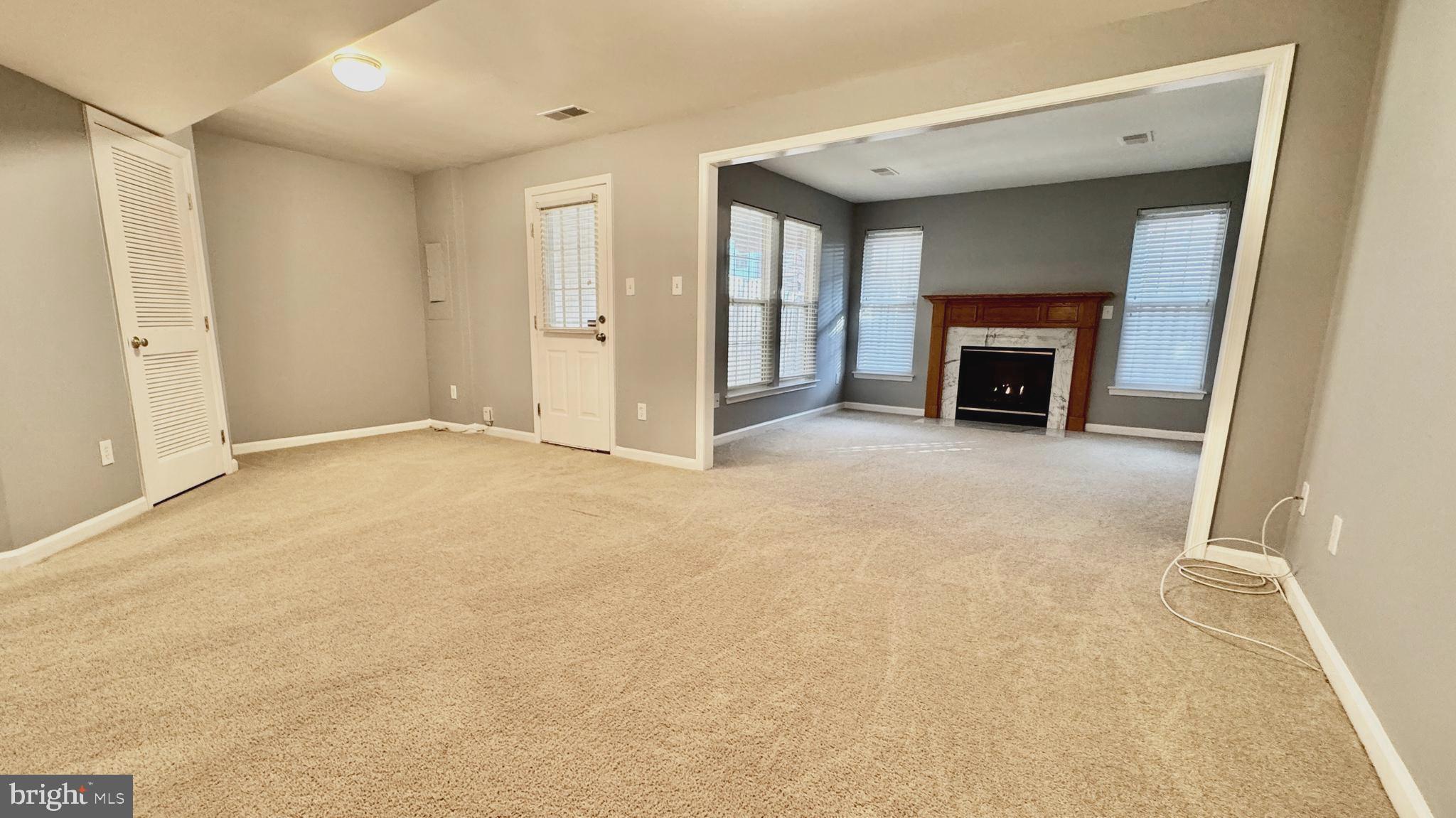 ASHBURN FARM - Residential