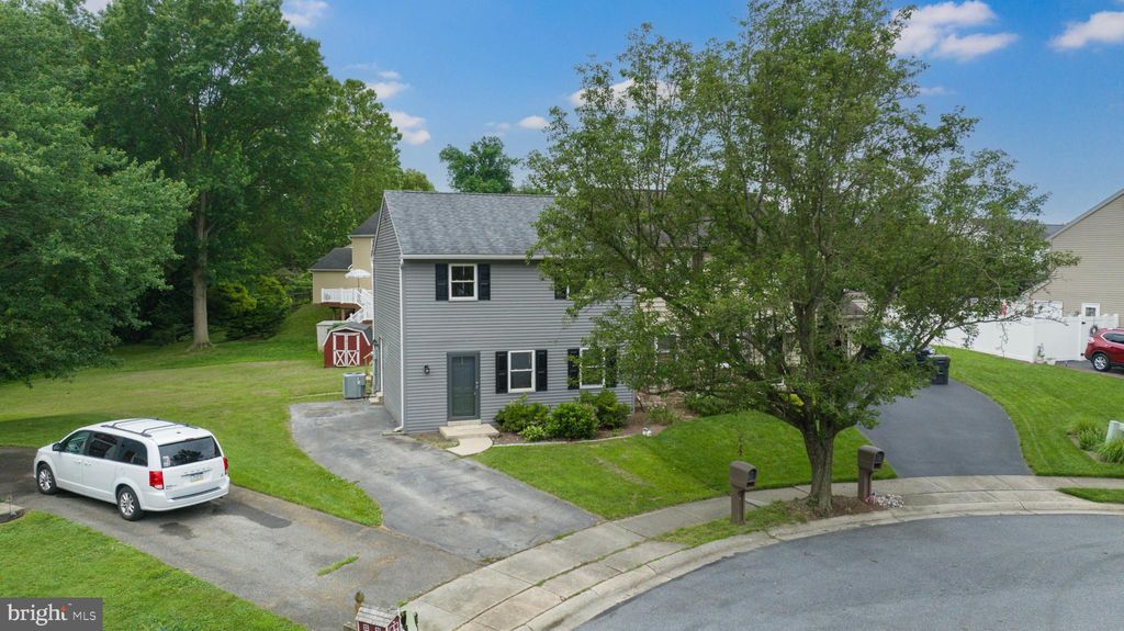 Photo of 454 Coreopsis Drive, LANCASTER, PA 17602 (MLS # PALA2072656)