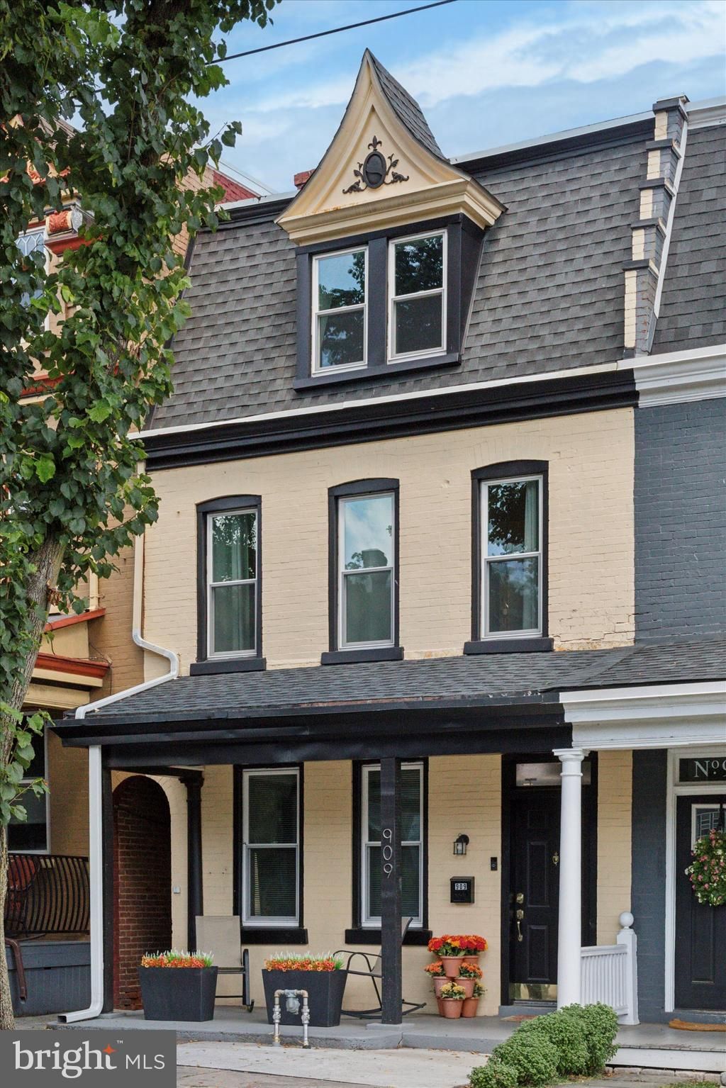 Photo of 909 E Orange Street, LANCASTER, PA 17602 (MLS # PALA2074522)