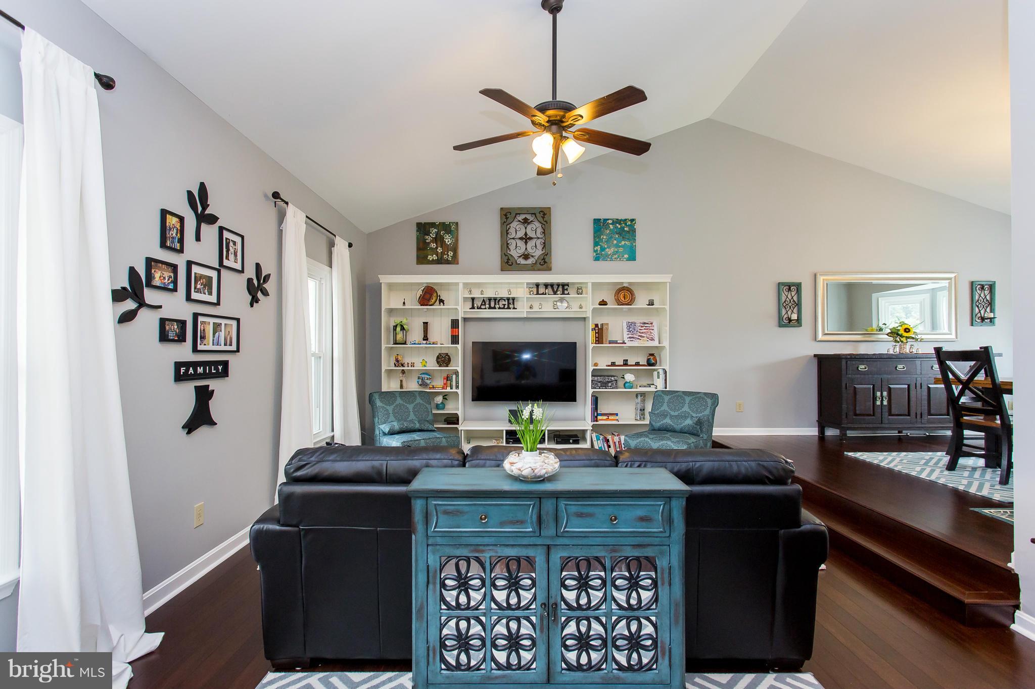 MAPLE GROVE - Residential