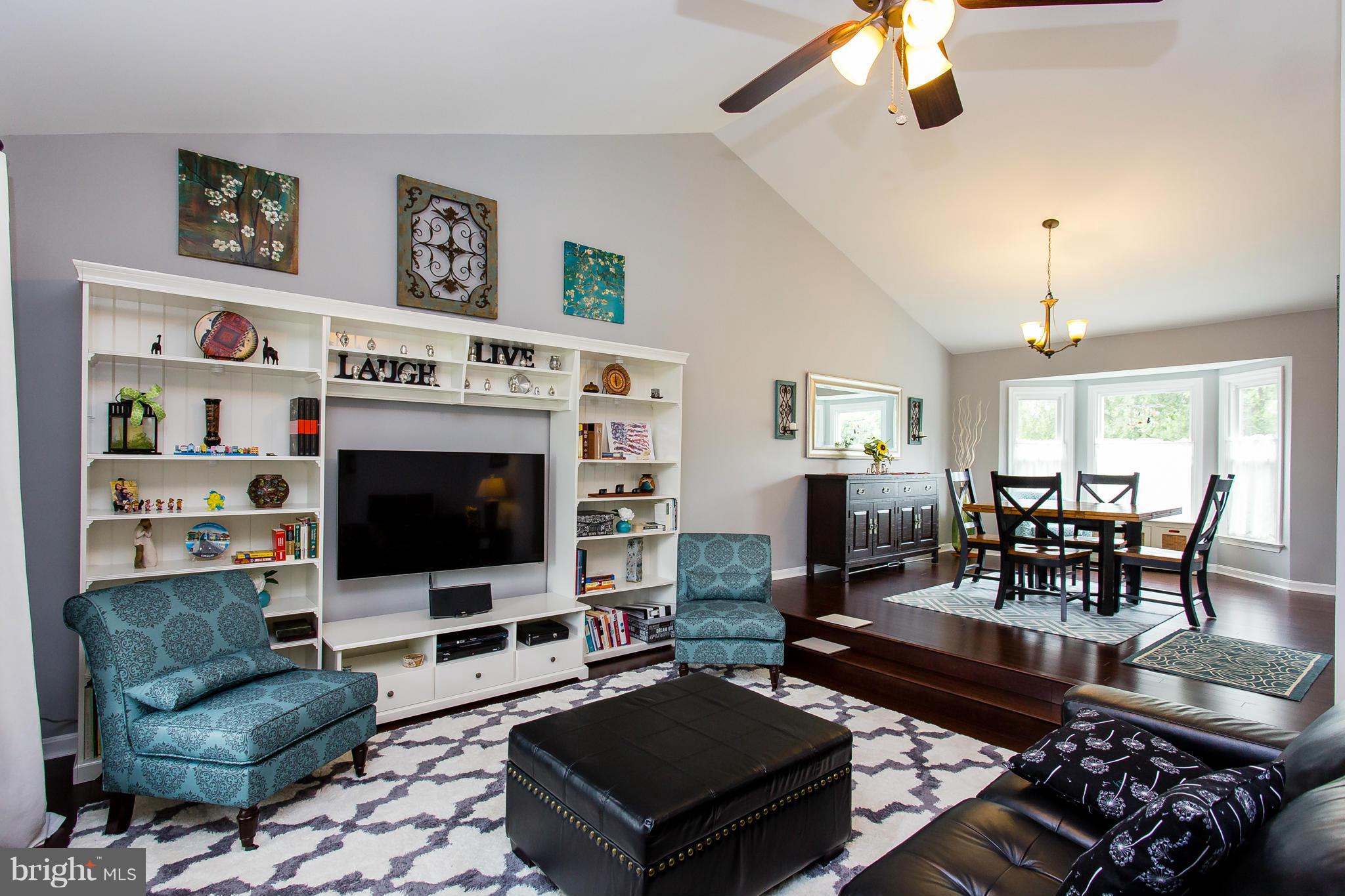 MAPLE GROVE - Residential