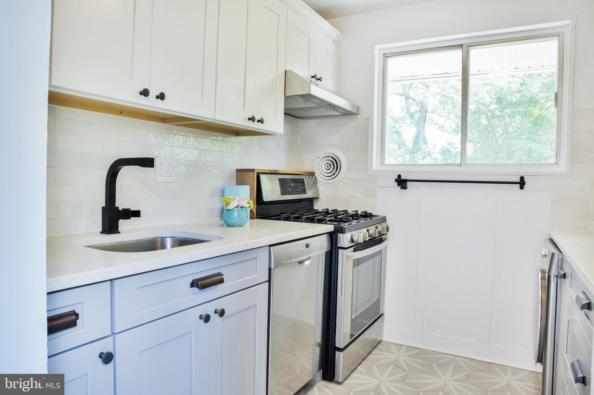 KALMIA LEE CONDO - Residential