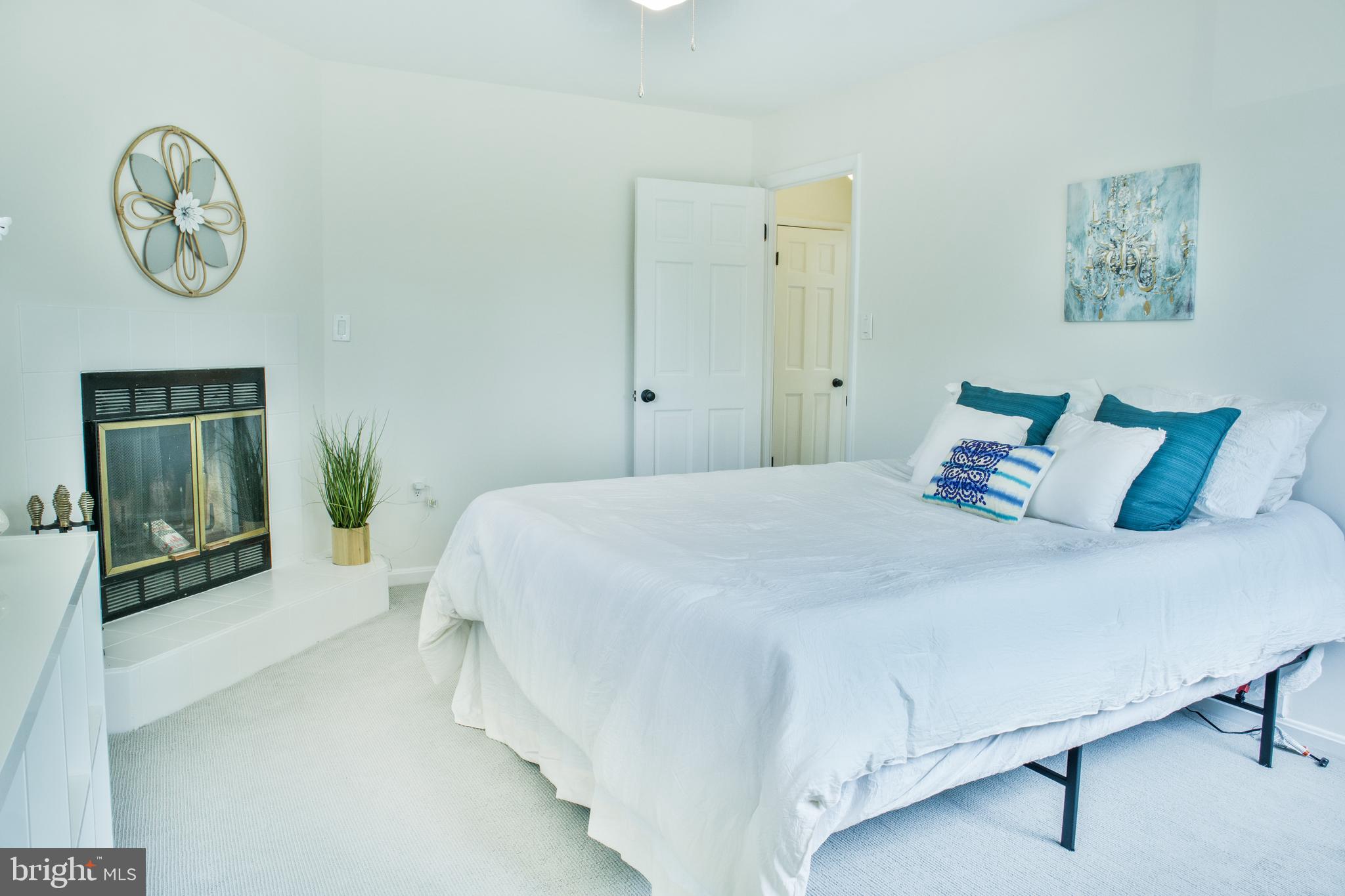 KALMIA LEE CONDO - Residential