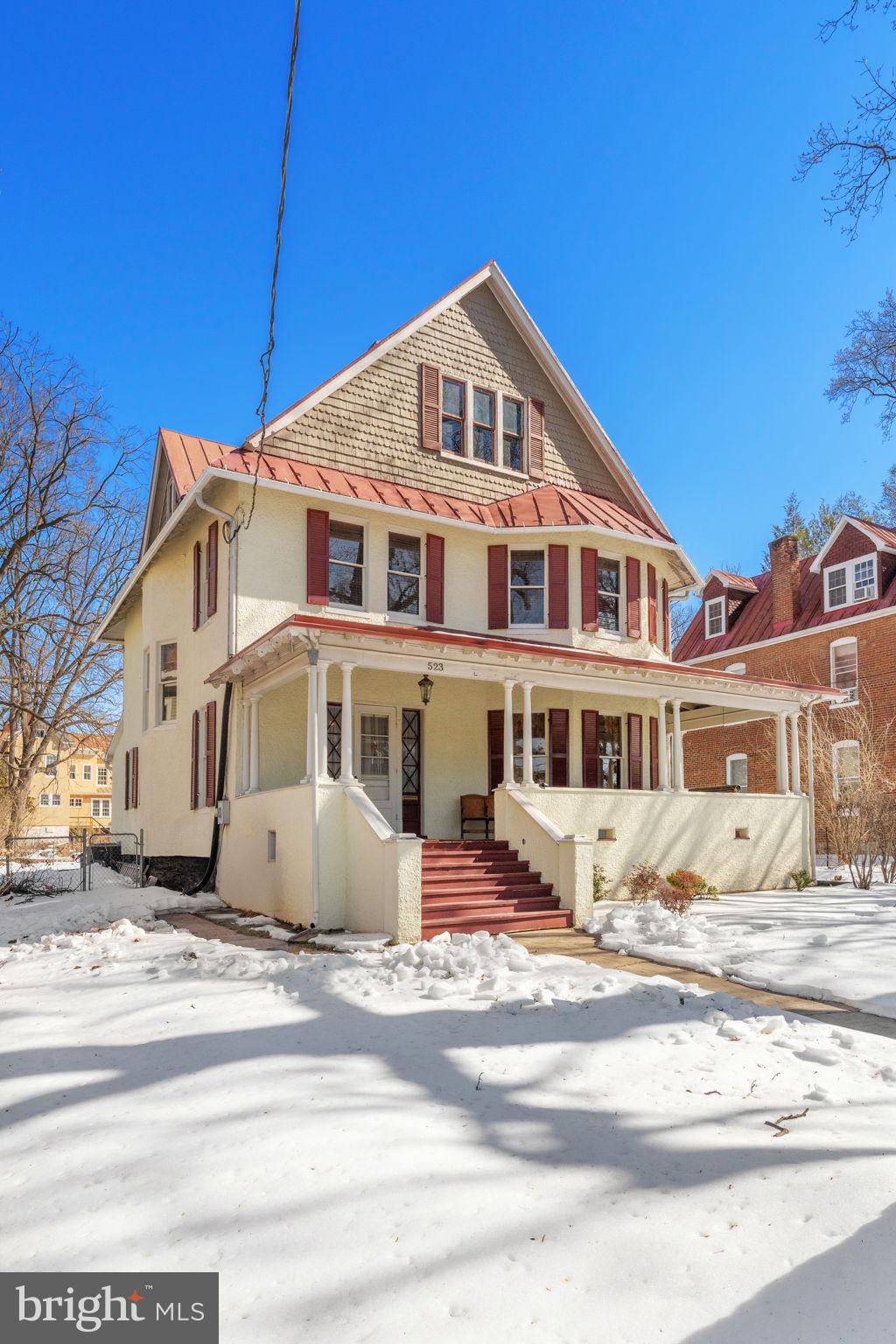 HISTORIC CHARLES TOWN - Residential