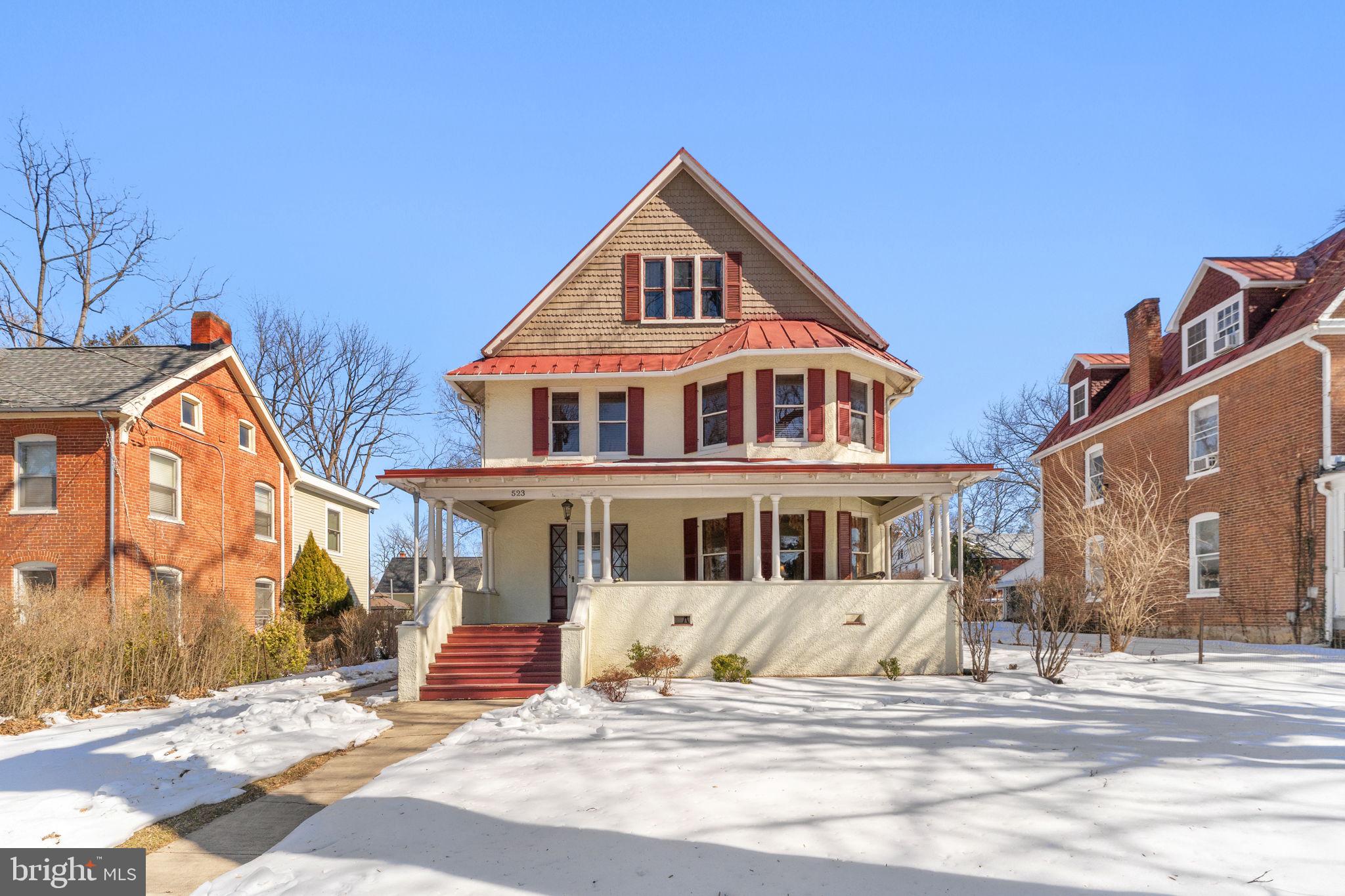HISTORIC CHARLES TOWN - Residential