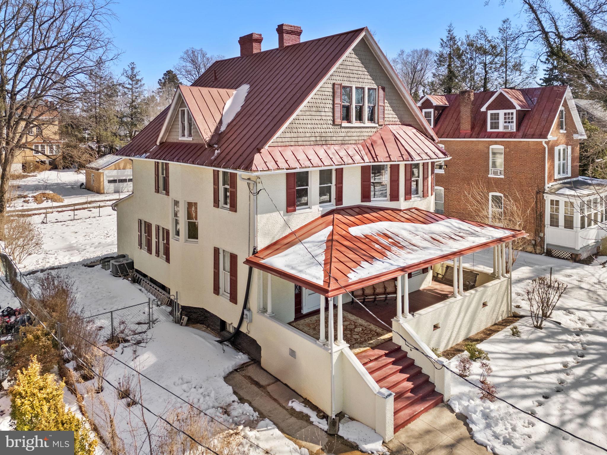 HISTORIC CHARLES TOWN - Residential