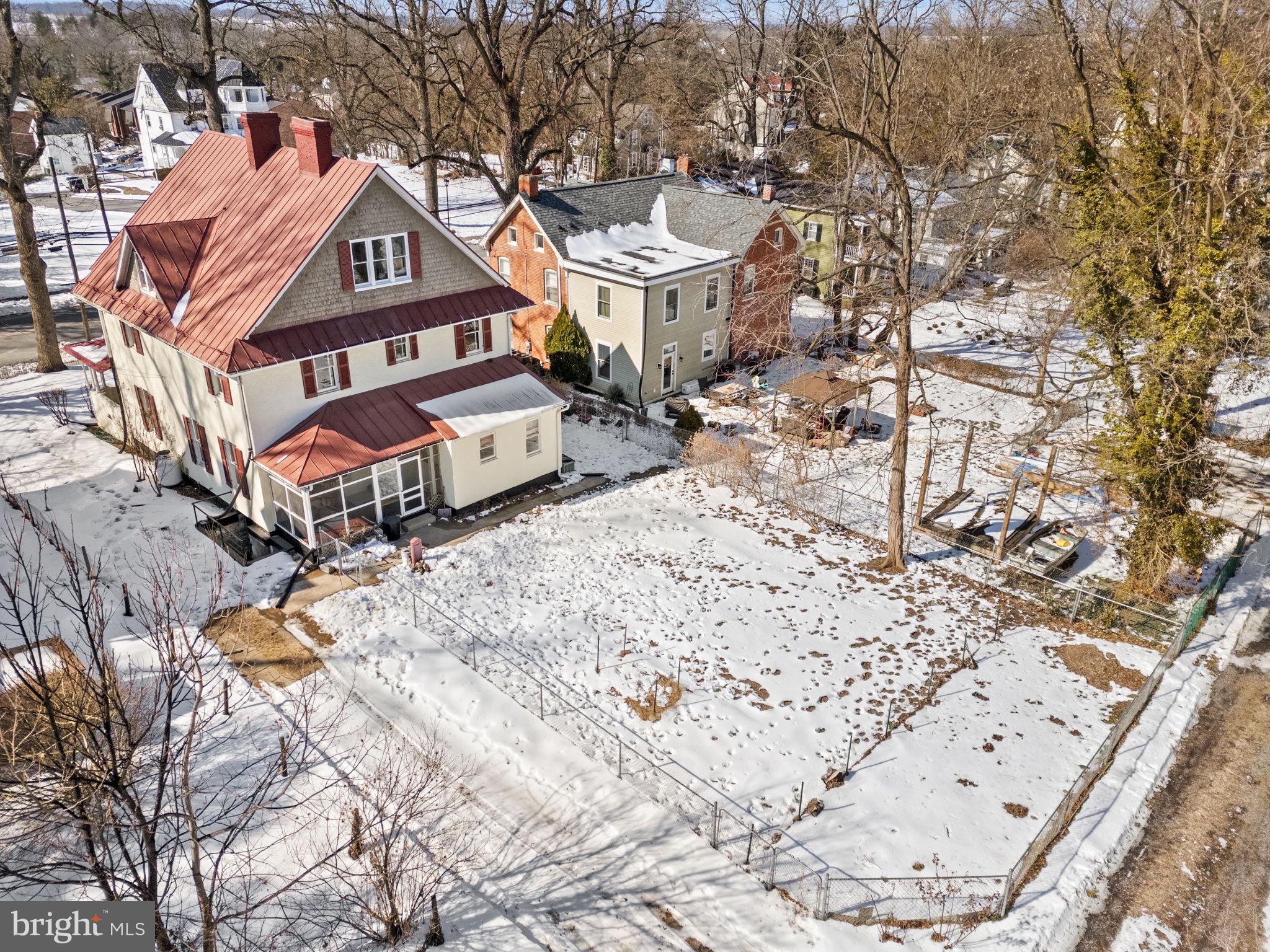 HISTORIC CHARLES TOWN - Residential