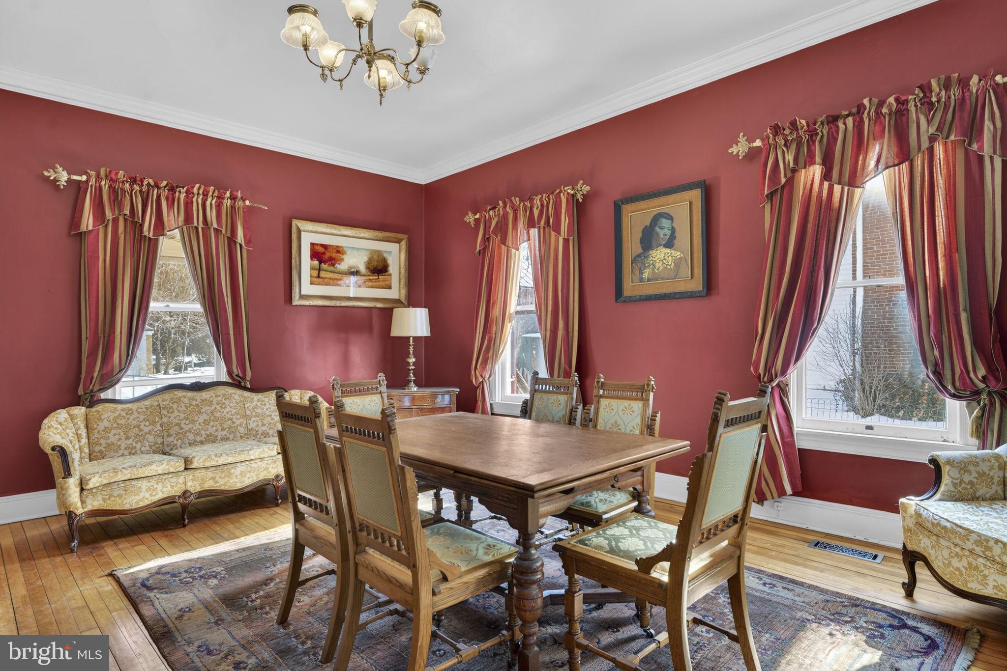 HISTORIC CHARLES TOWN - Residential