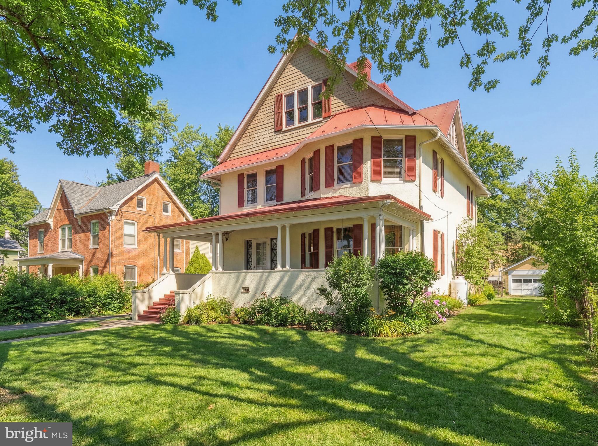 HISTORIC CHARLES TOWN - Residential