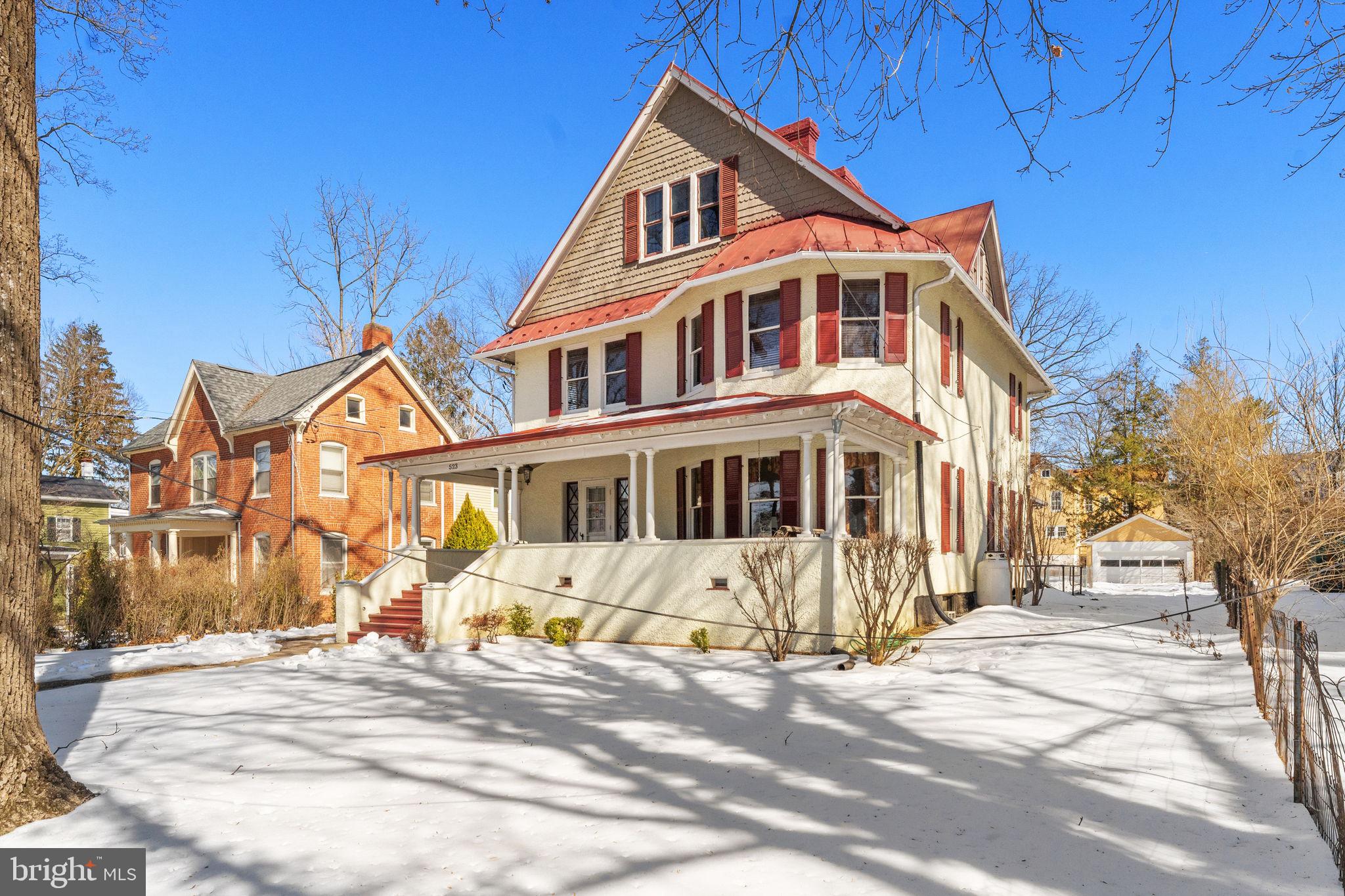 HISTORIC CHARLES TOWN - Residential