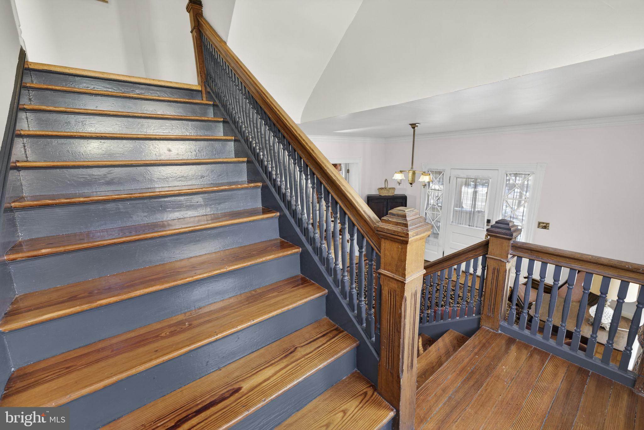 HISTORIC CHARLES TOWN - Residential