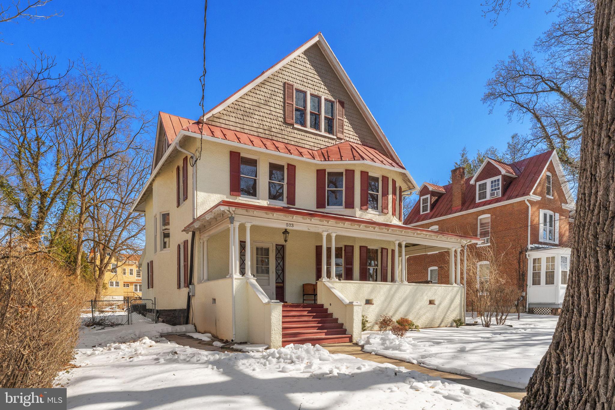 HISTORIC CHARLES TOWN - Residential