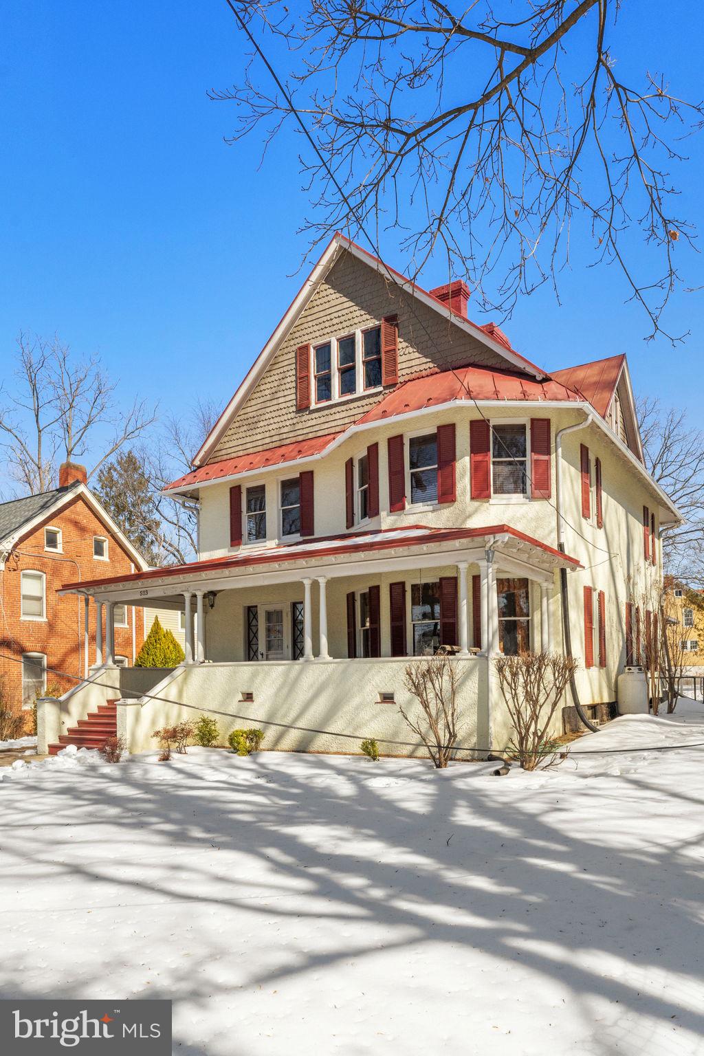 HISTORIC CHARLES TOWN - Residential